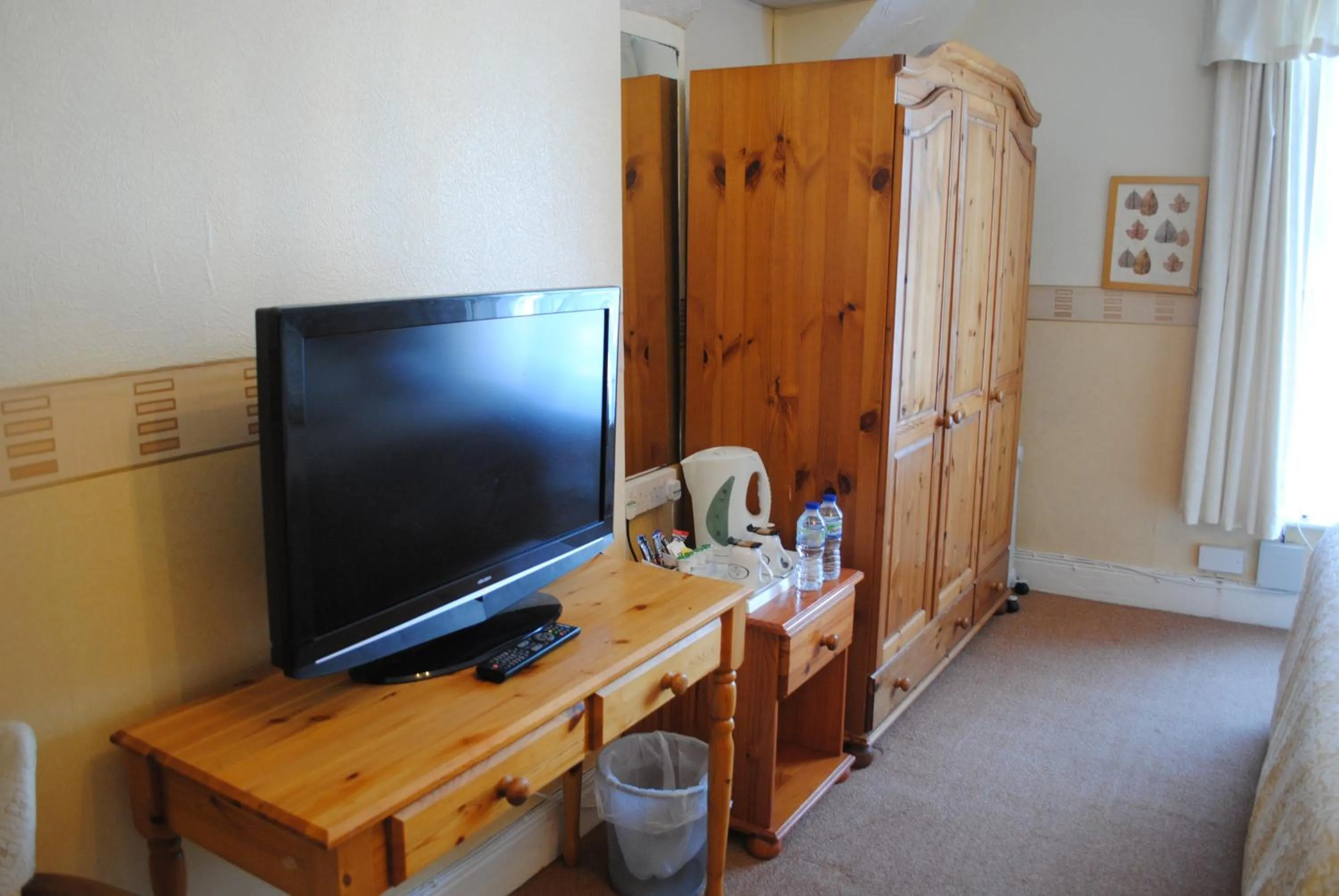 TV and multimedia in Craig-Ard Hotel