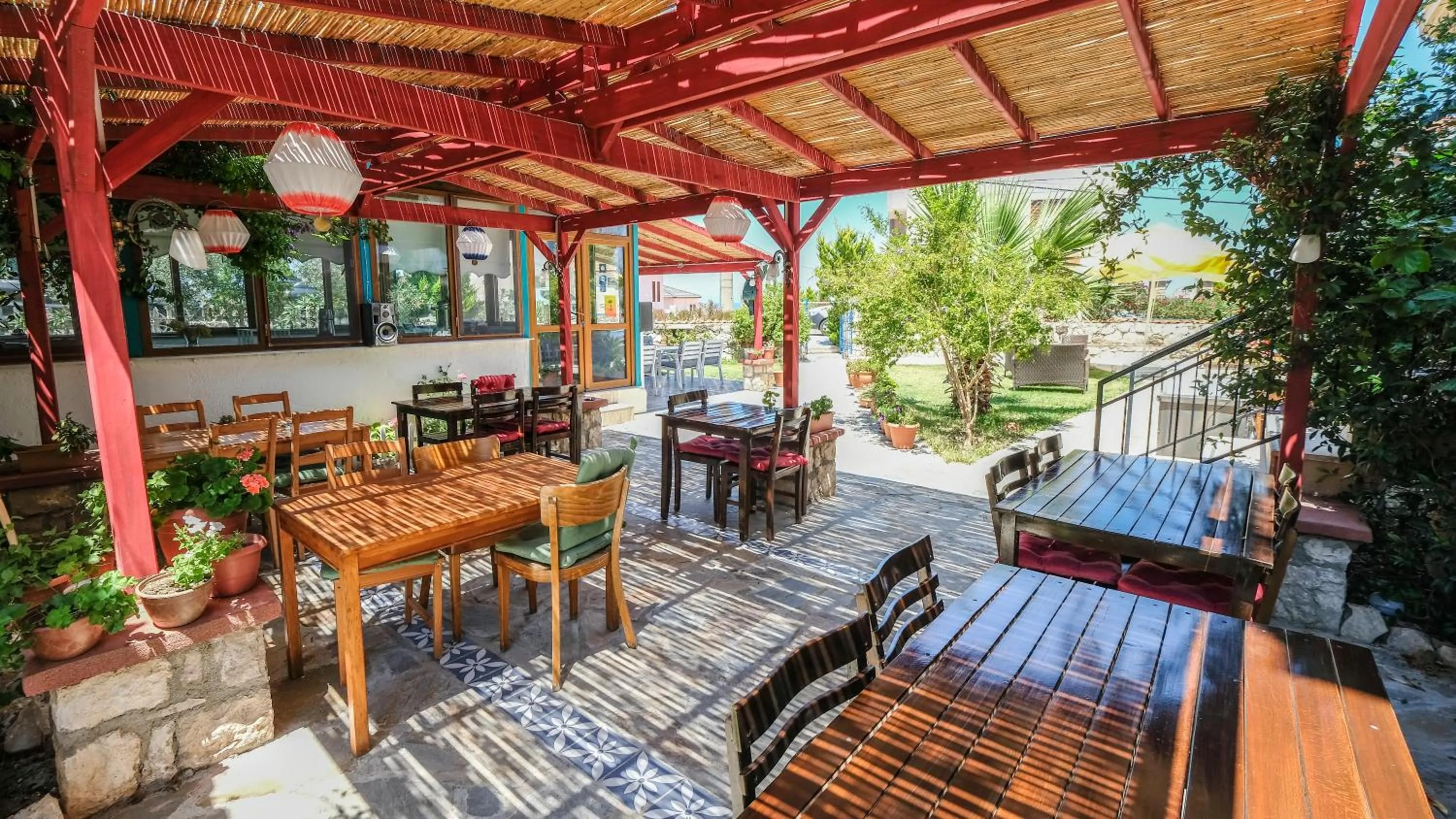 Karaburun Konak Hotel