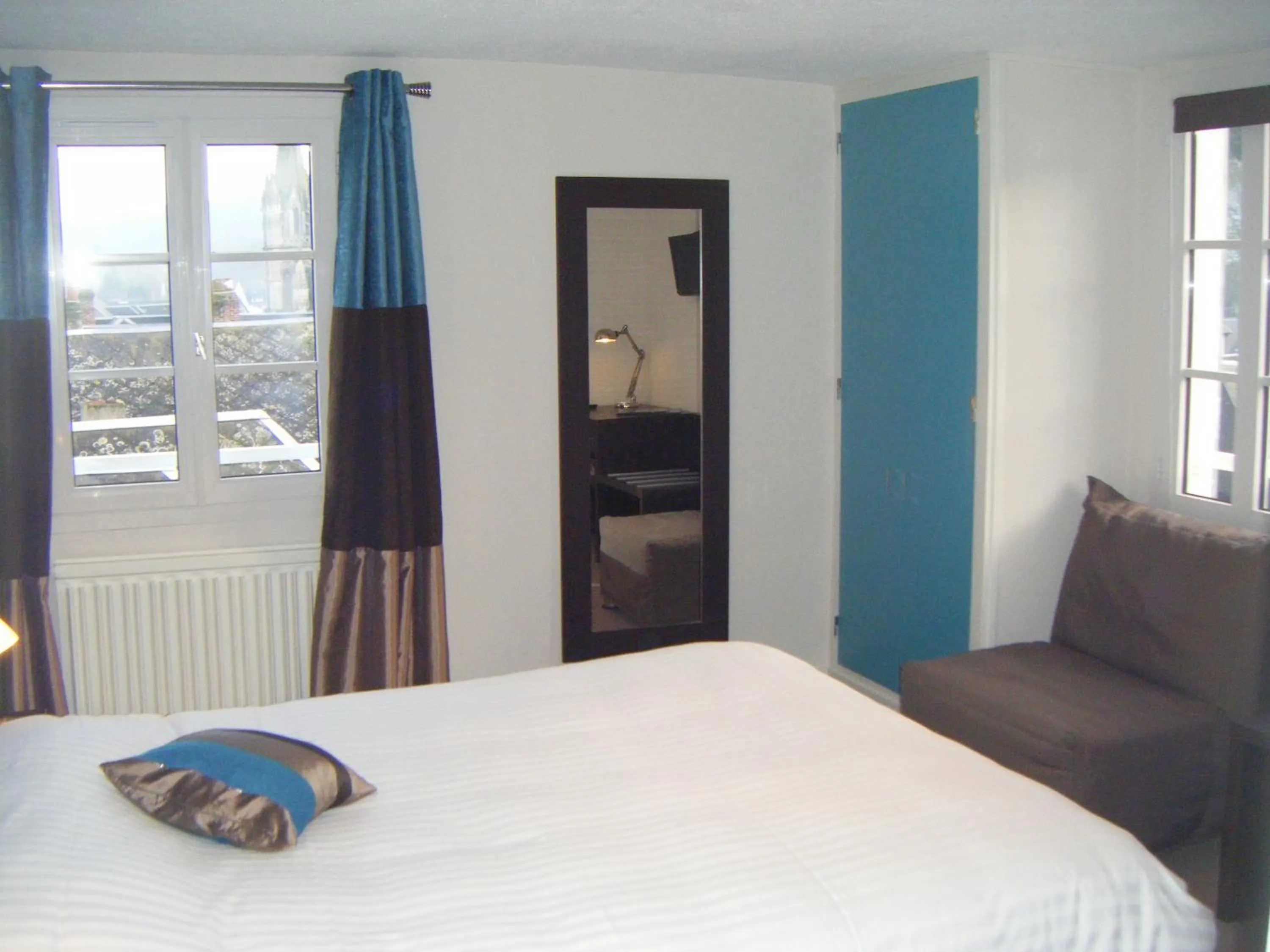 Bedroom, Bed in Logis - Hôtel & Restaurant Le Bellevue