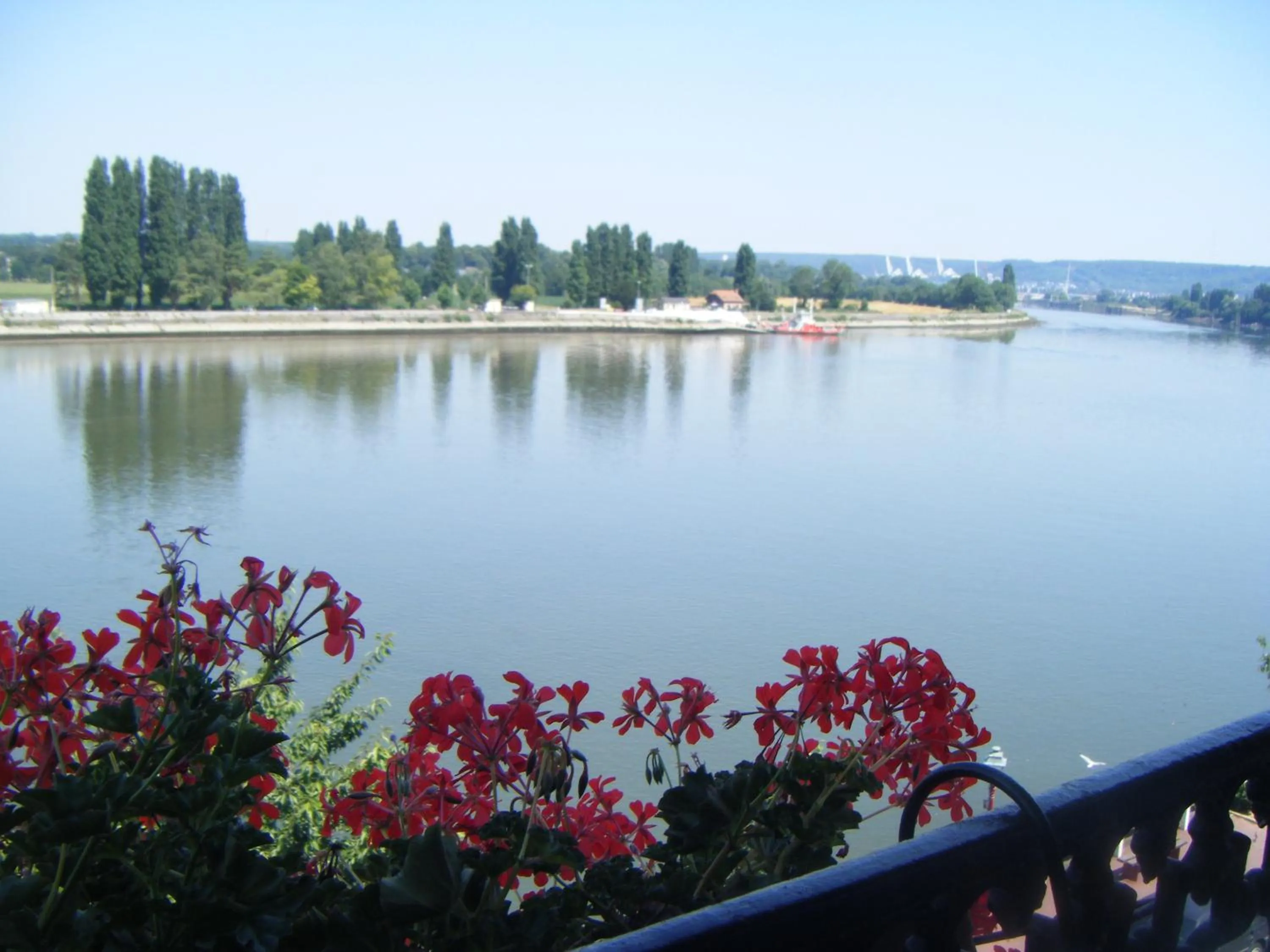 Area and facilities in Logis - Hôtel & Restaurant Le Bellevue