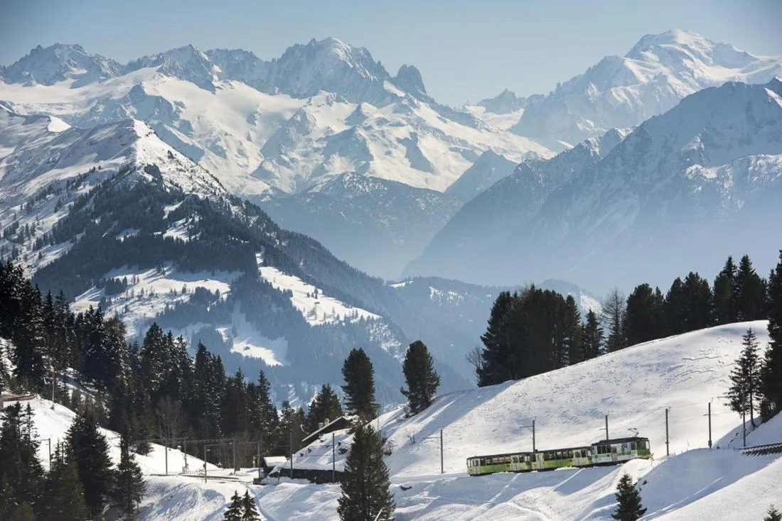 Restaurant/places to eat in Hotel du Lac