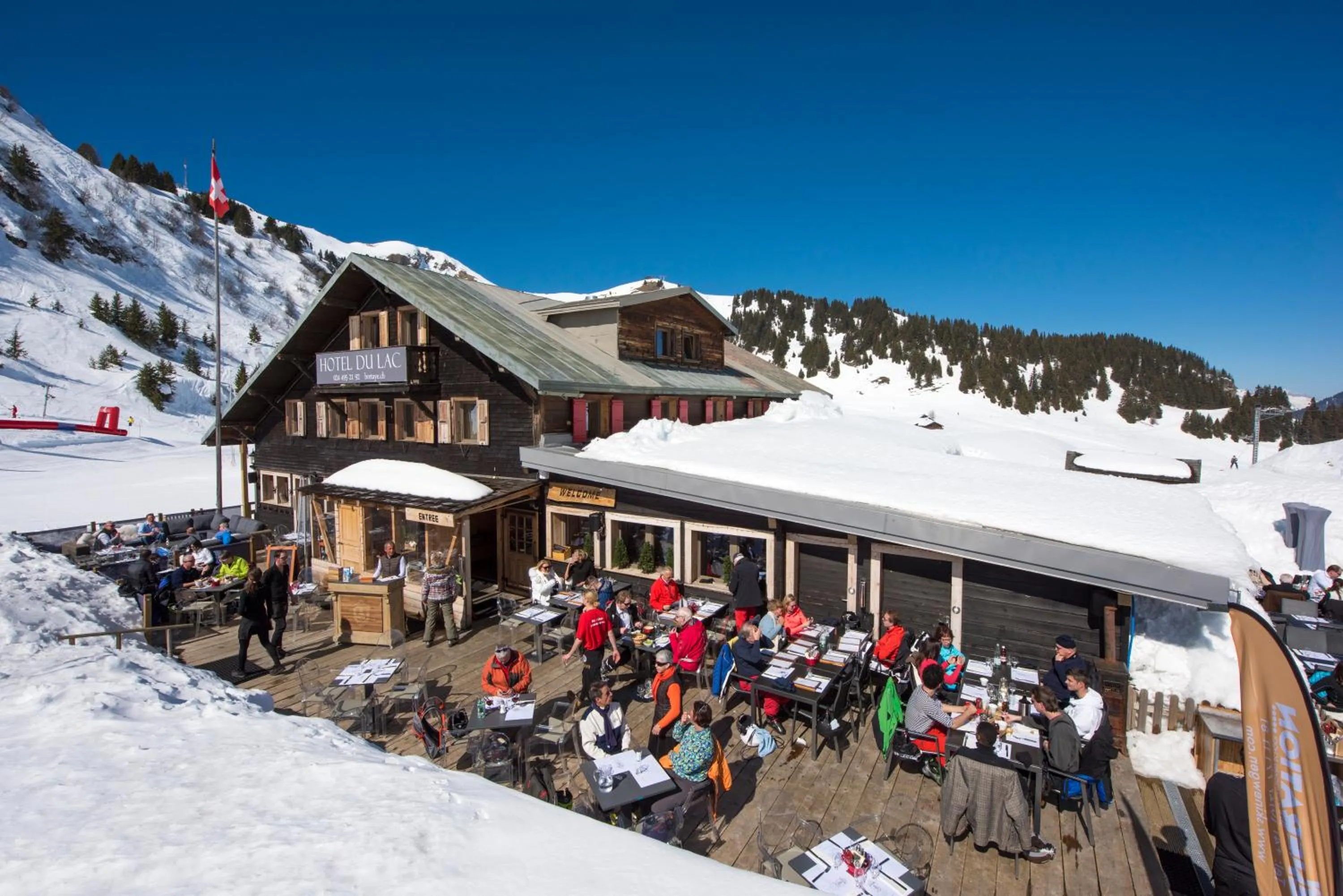 Property building in Hotel du Lac