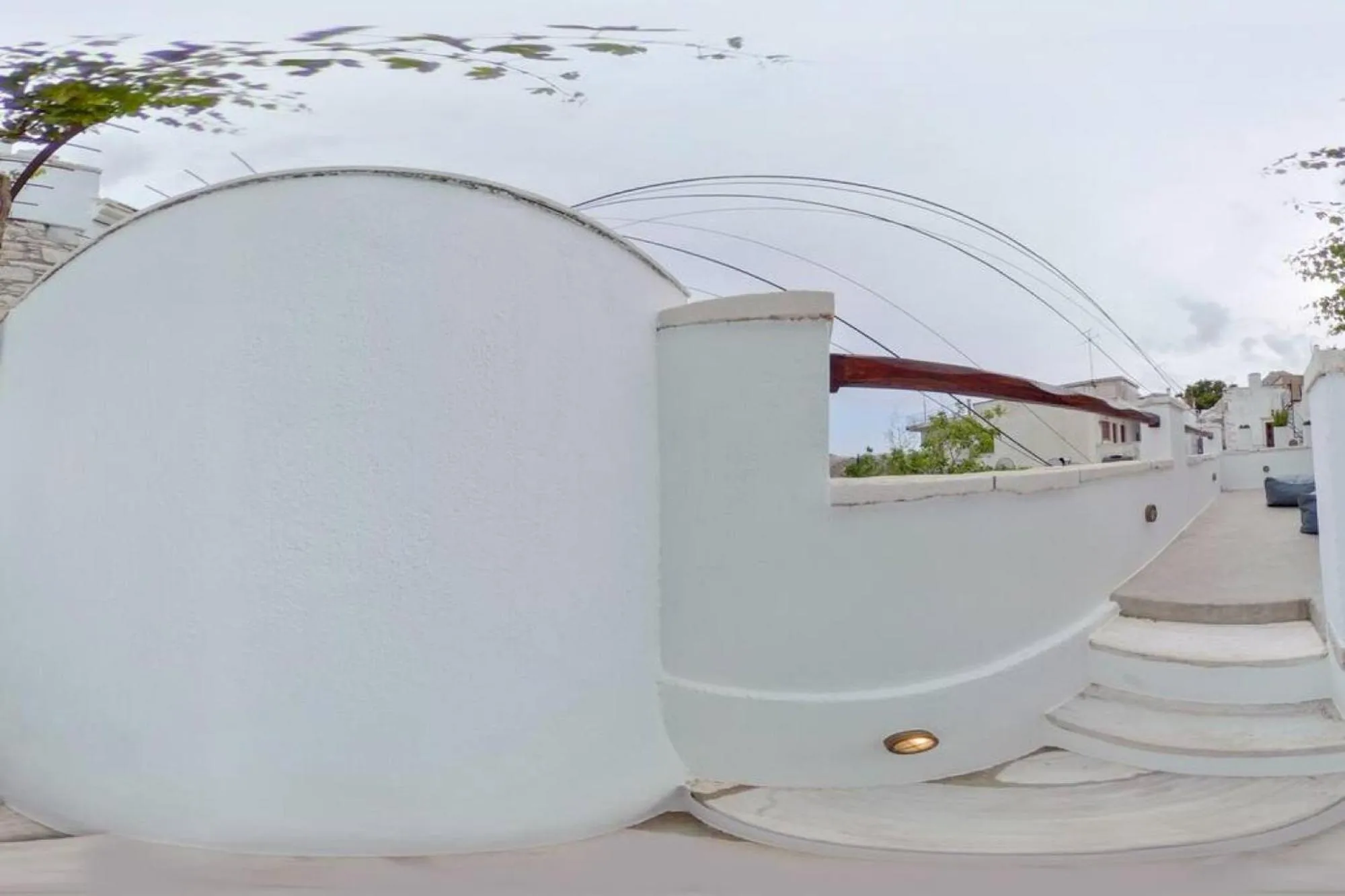 Traditional Inn Pirethron