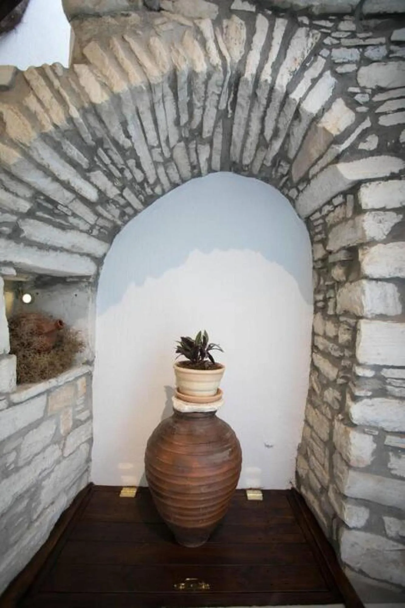 Traditional Inn Pirethron