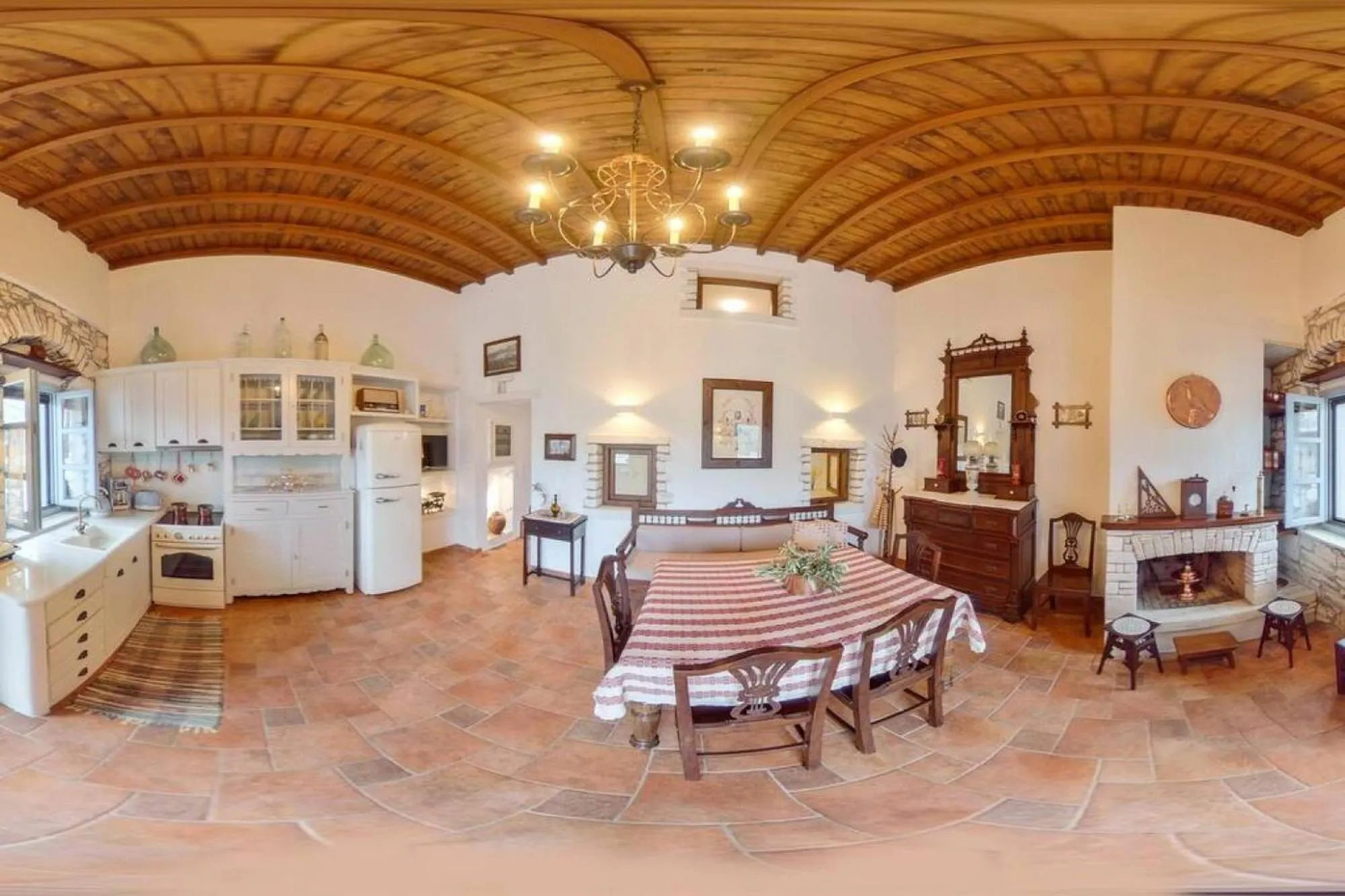 Traditional Inn Pirethron