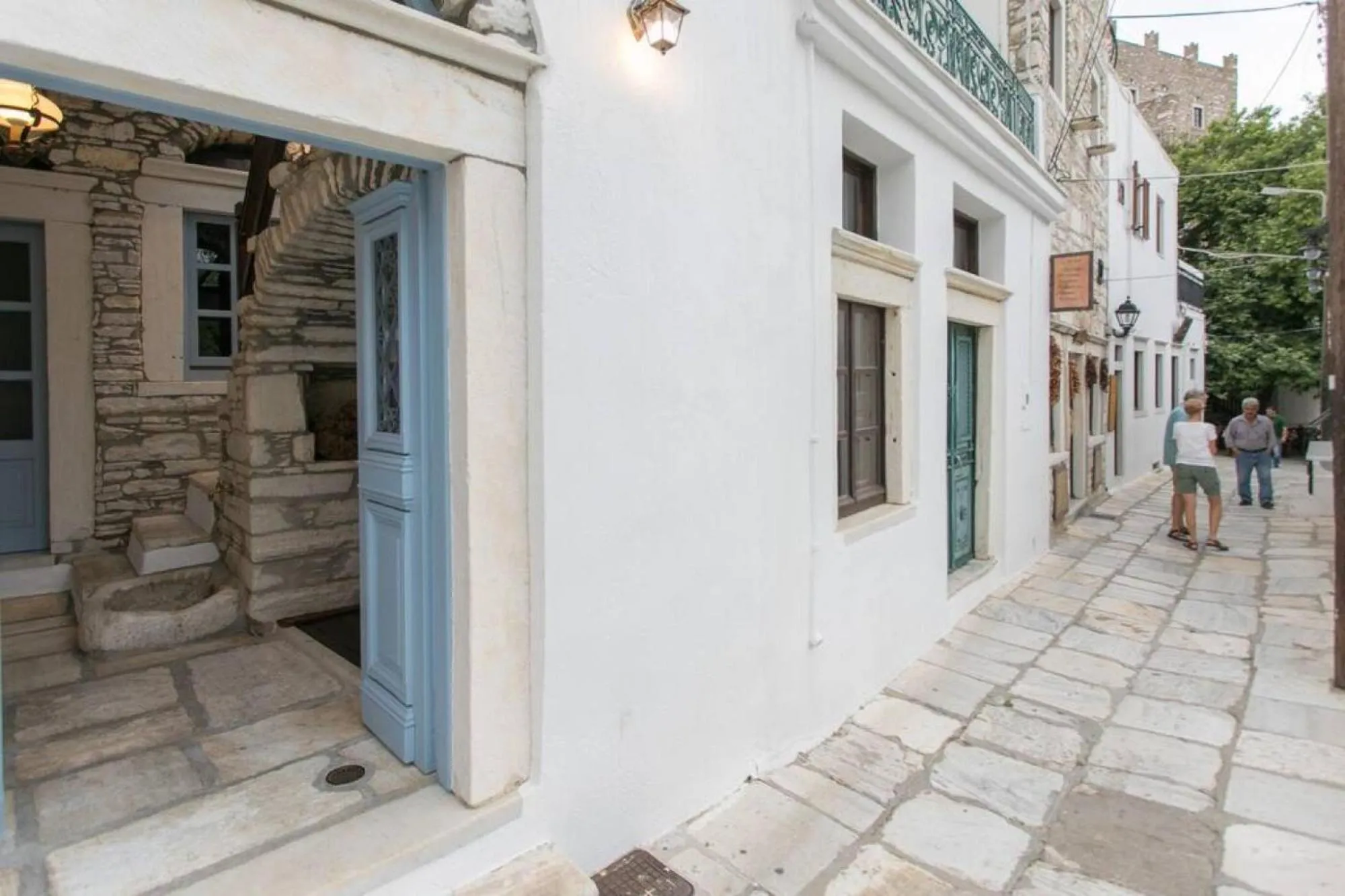 Property building in Traditional Inn Pirethron