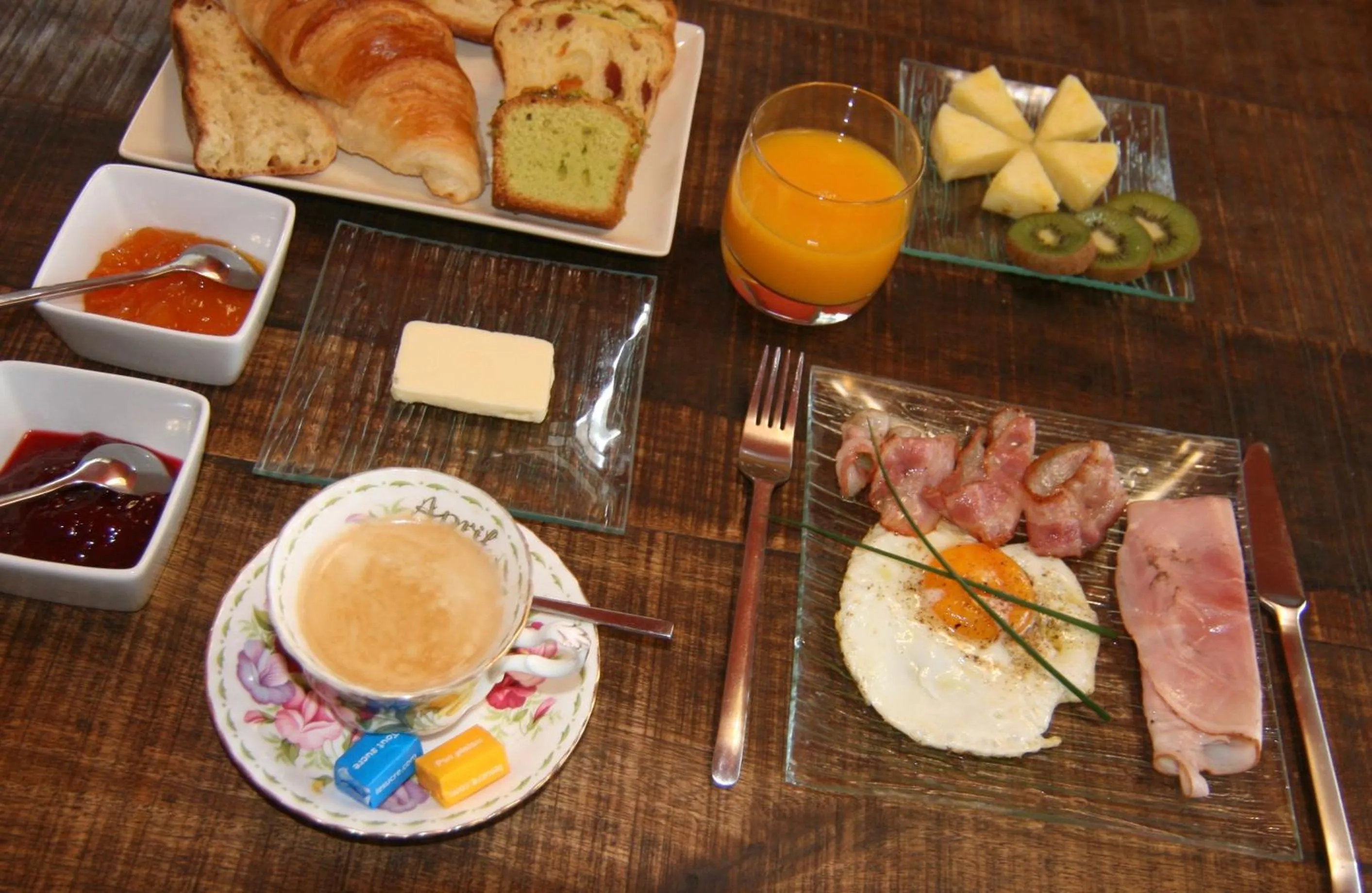 Continental breakfast in bibou's room Paris