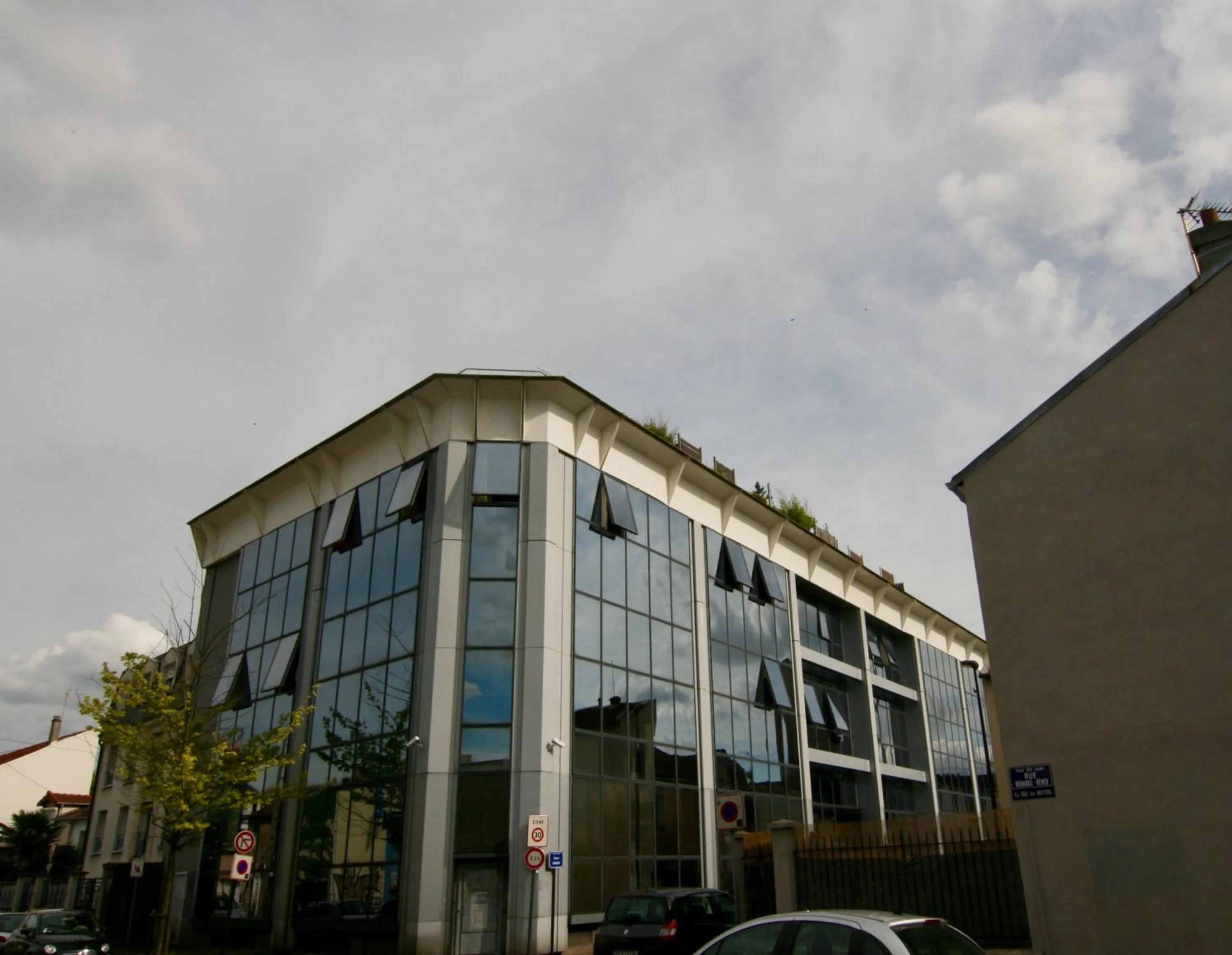 Property building in bibou's room Paris