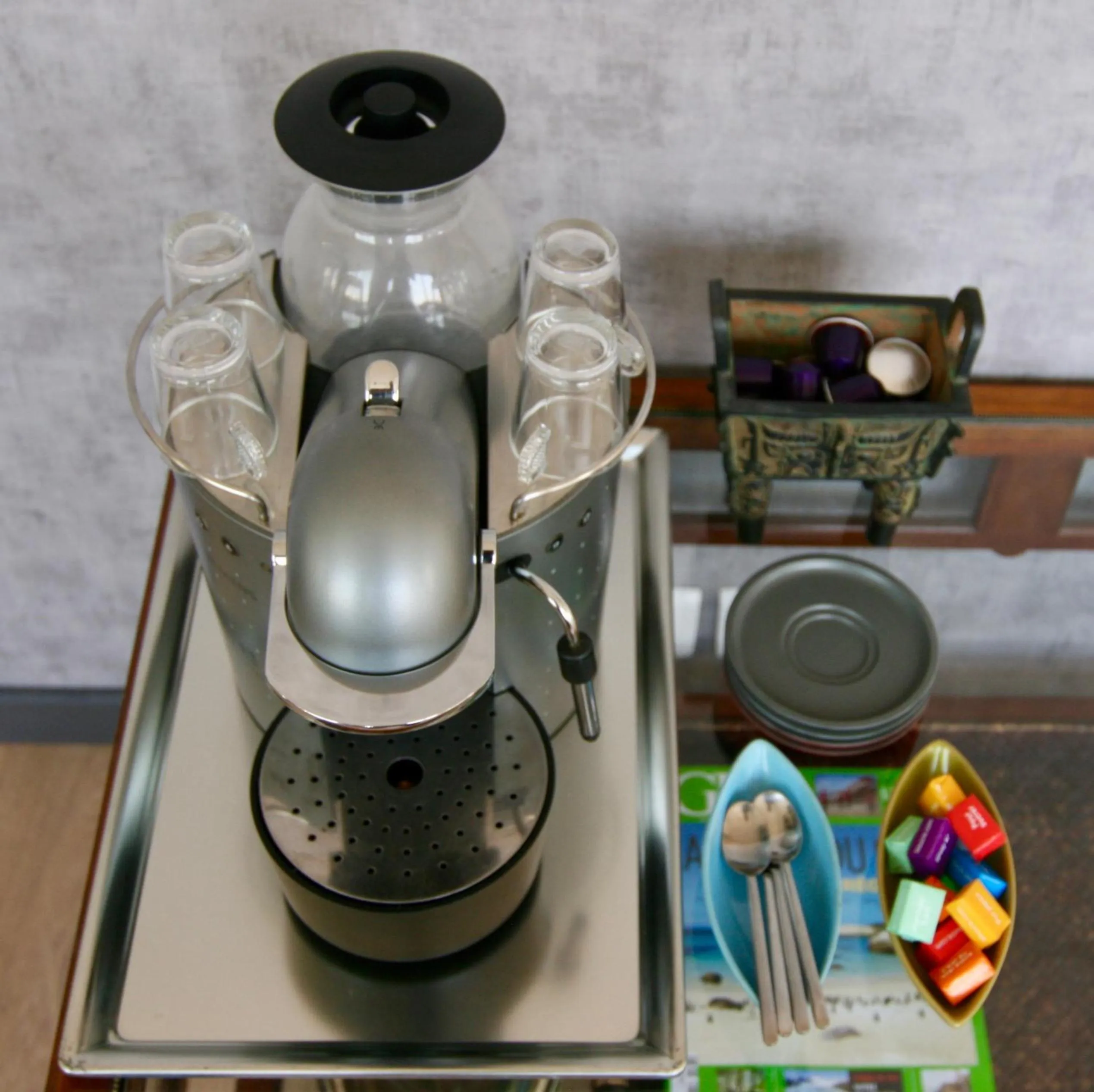 Coffee/tea facilities in bibou's room Paris
