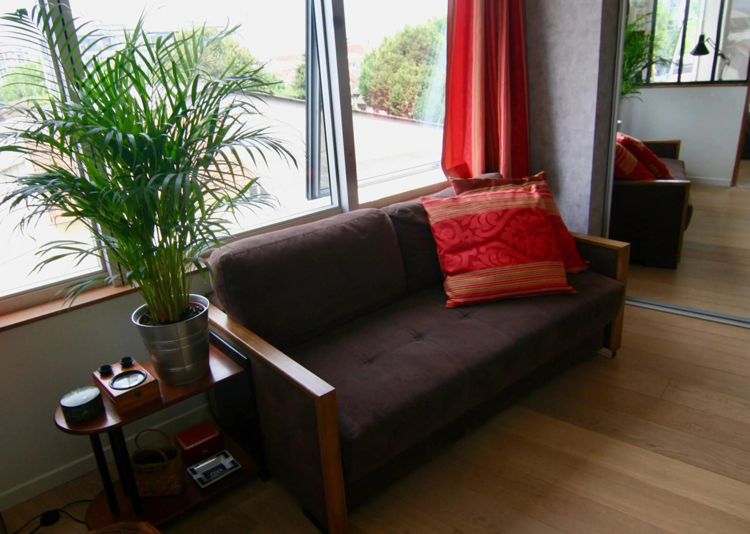 Seating area in bibou's room Paris