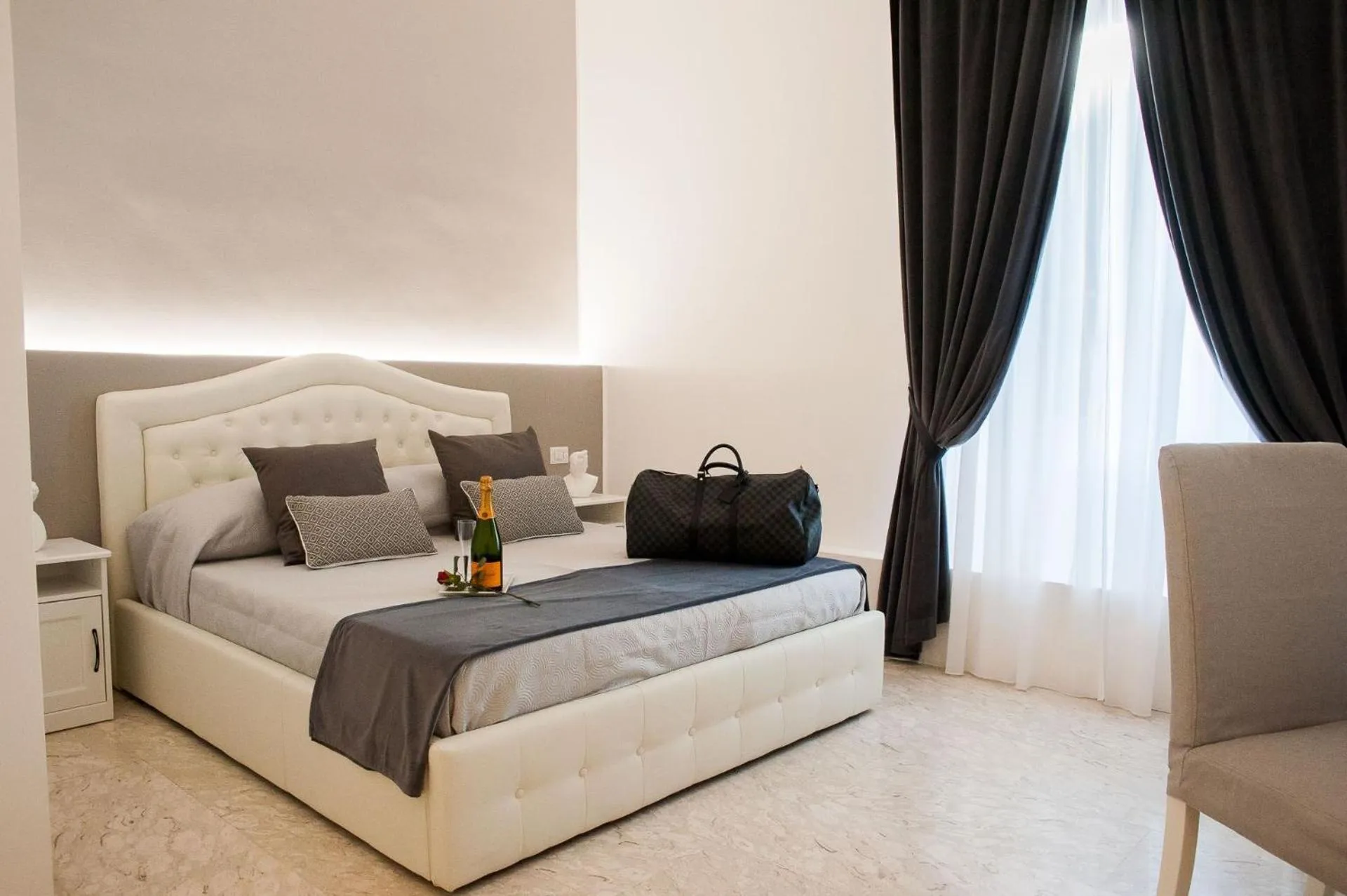 Bedroom, Bed in Lifestyle Veneto Suite