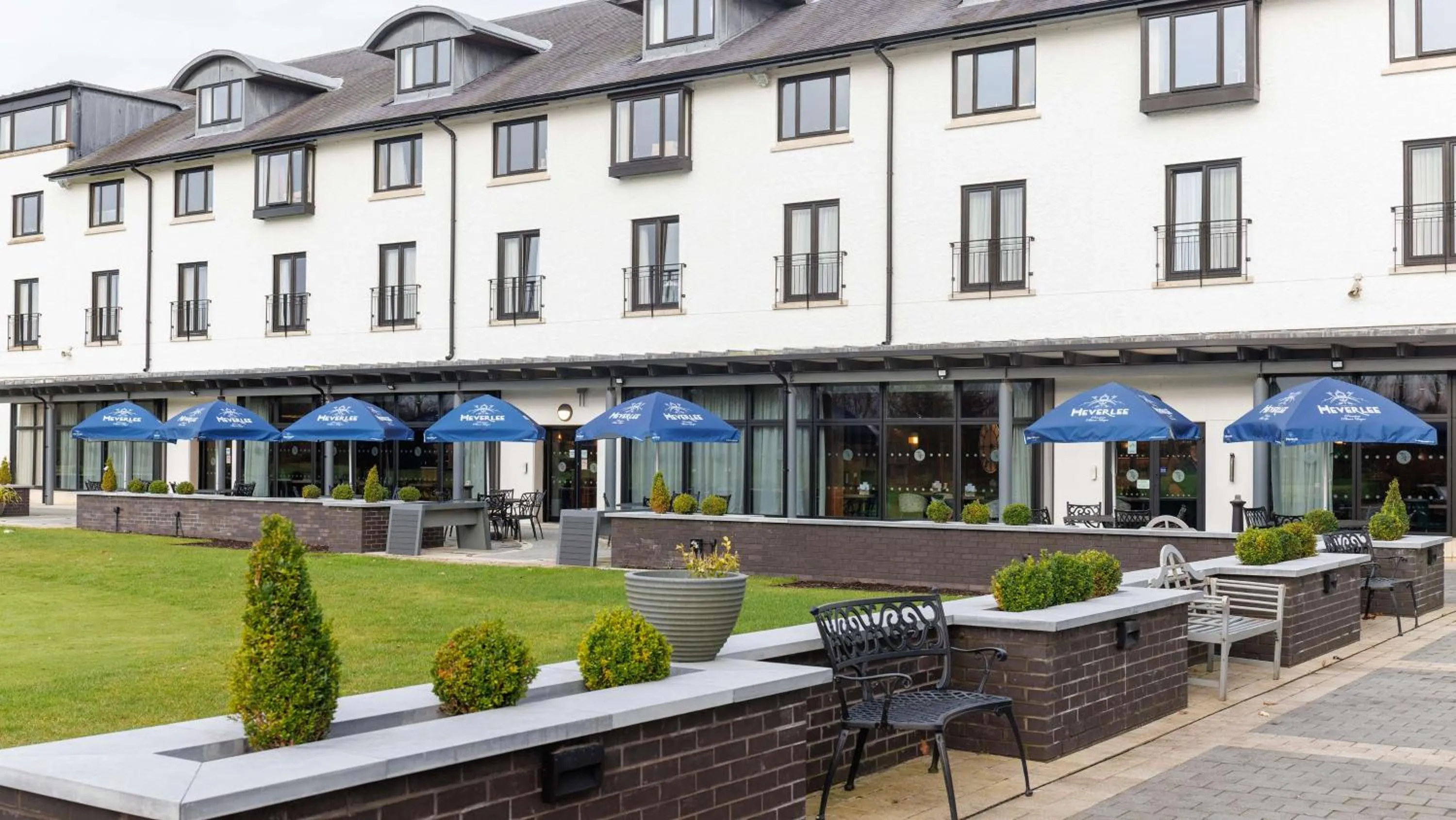 Inner courtyard view in Doubletree by Hilton Belfast Templepatrick