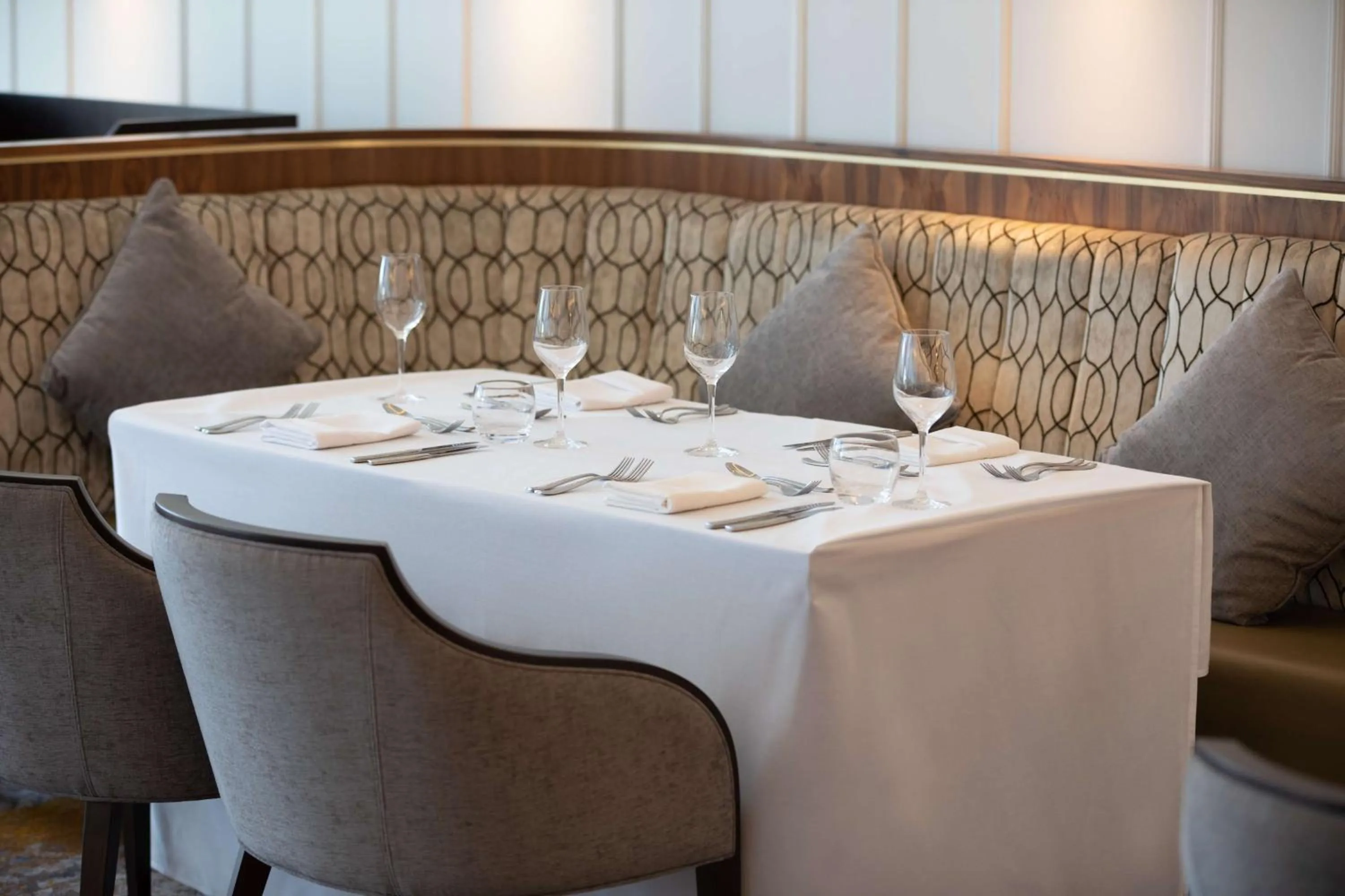 Restaurant/places to eat in Hilton Belfast