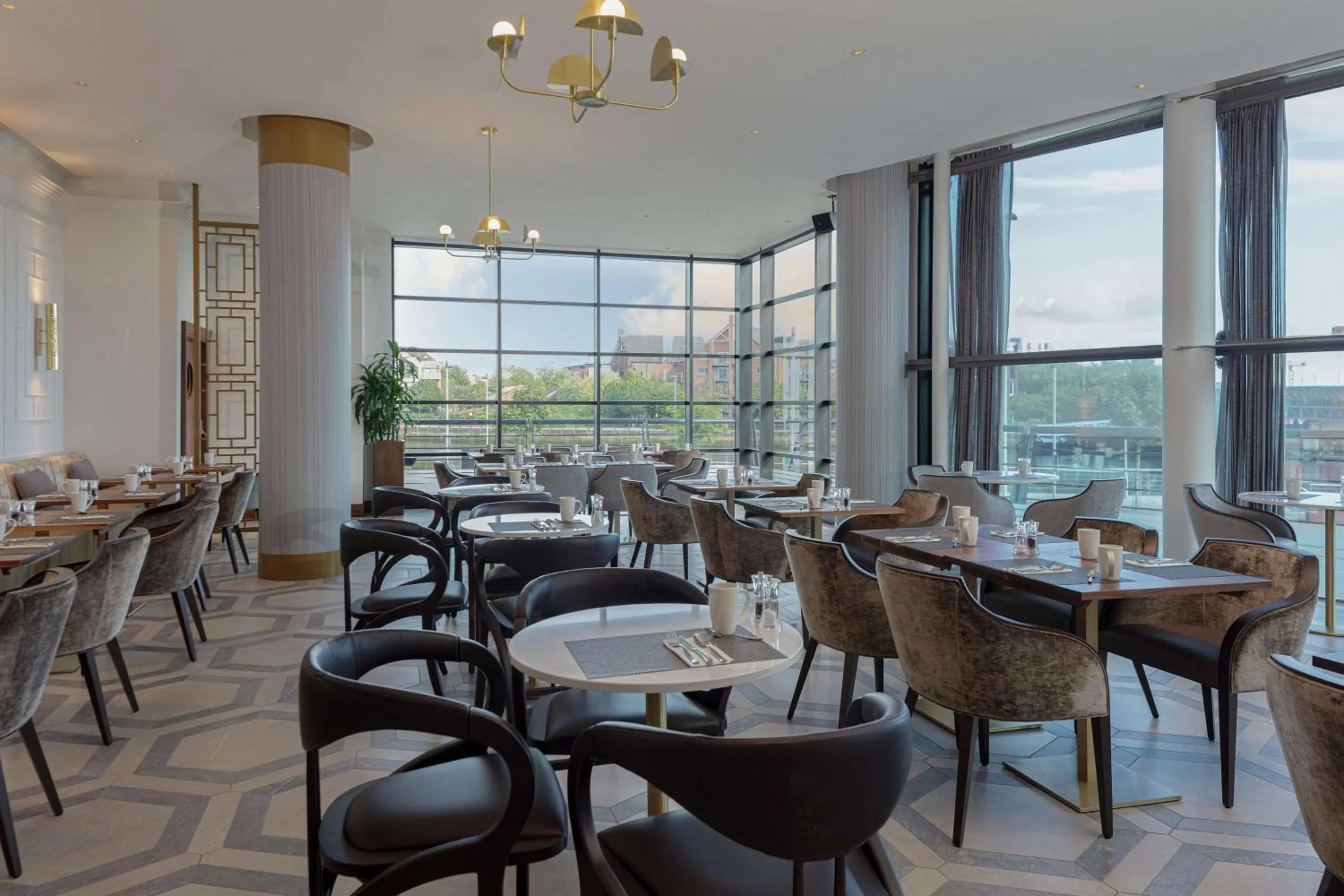 Restaurant/places to eat in Hilton Belfast