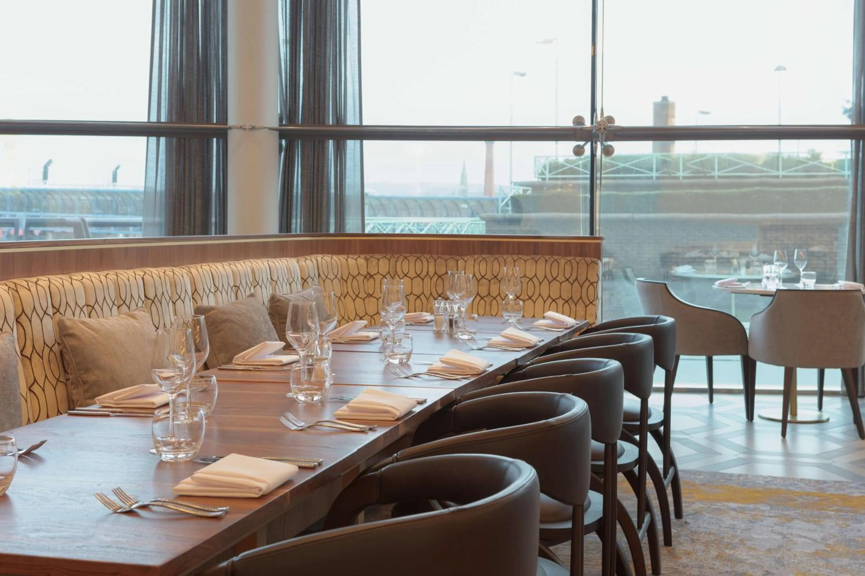 Restaurant/places to eat in Hilton Belfast