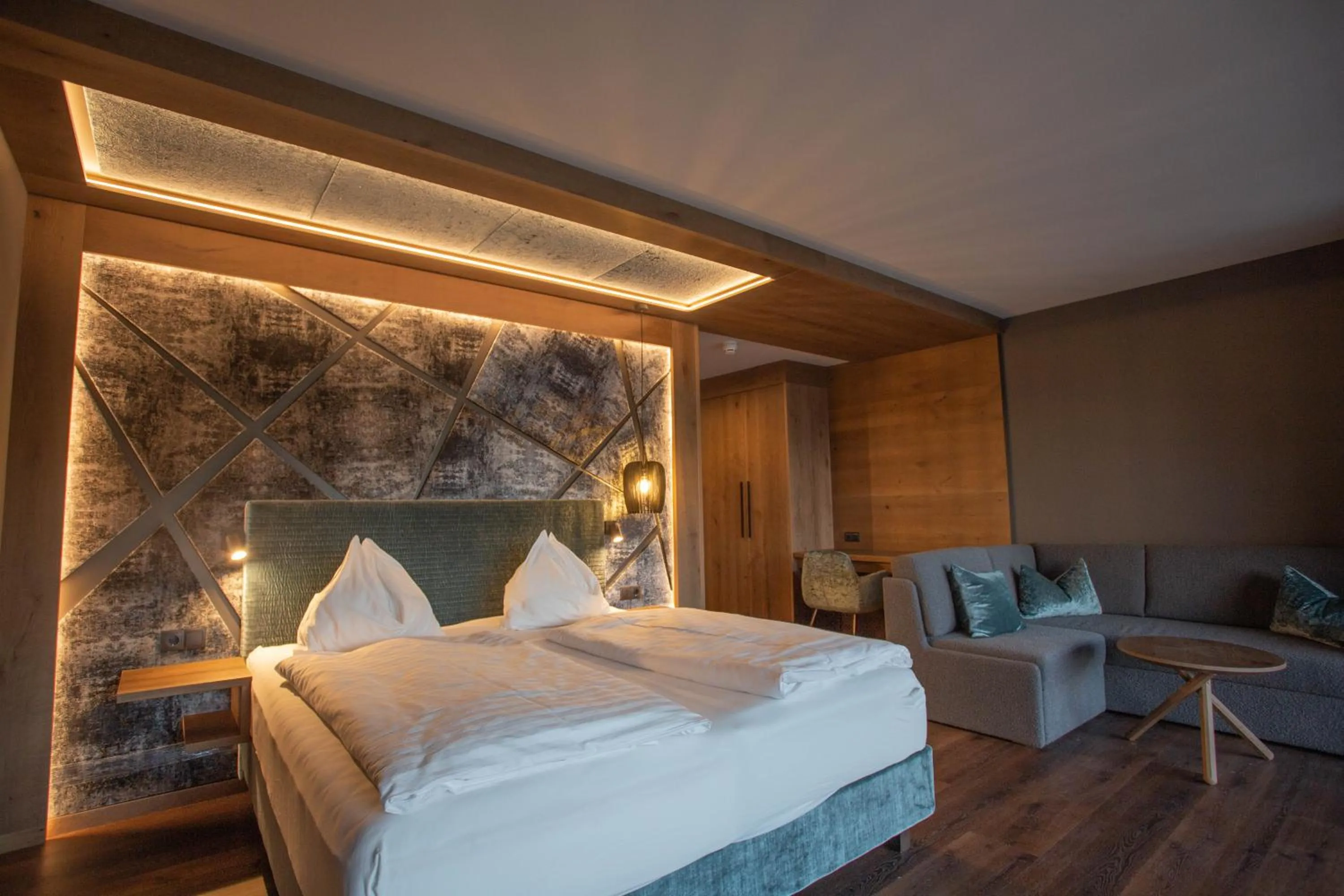 Photo of the whole room, Bed in Molaris Lodge