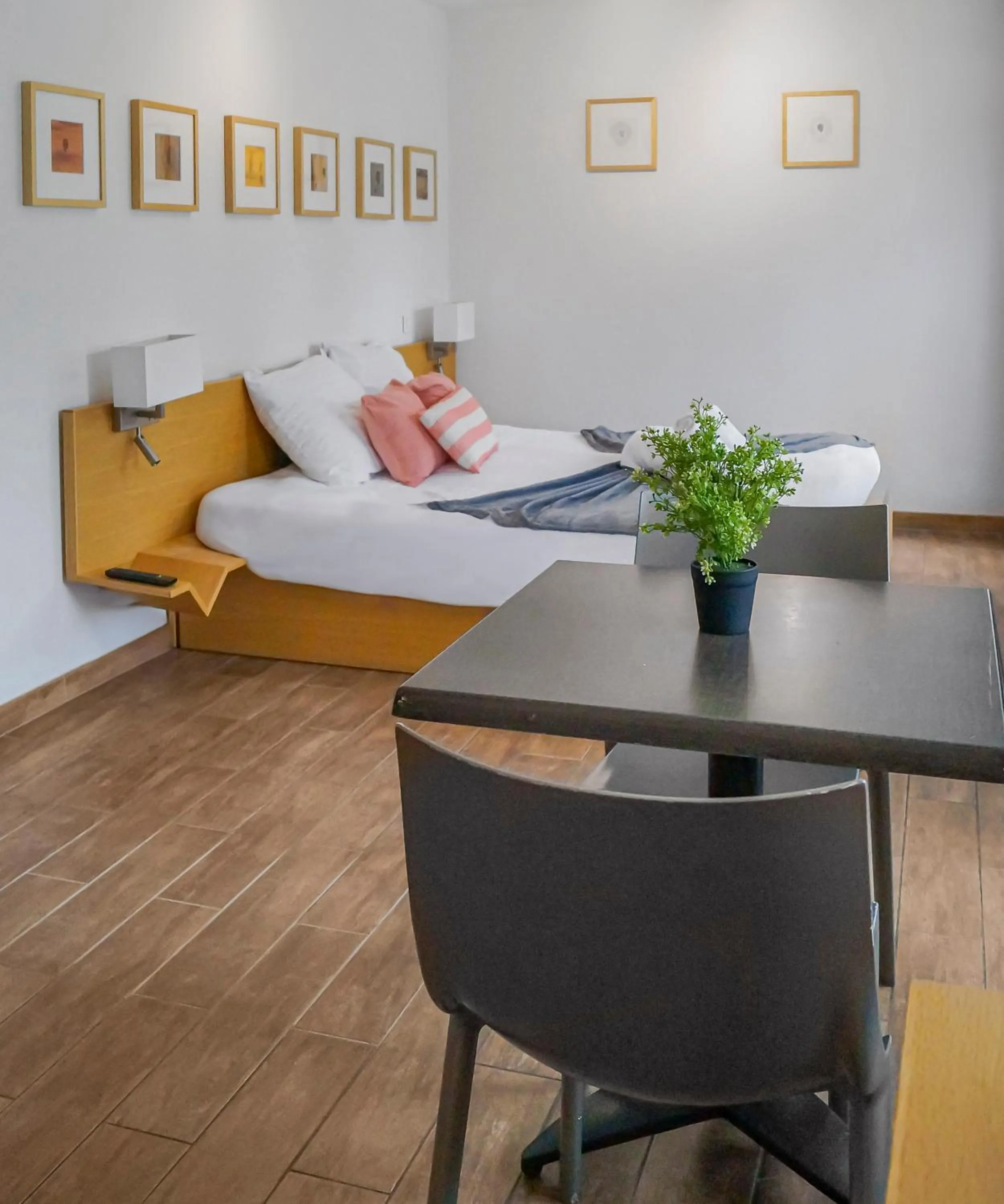 Photo of the whole room in ART Hôtel