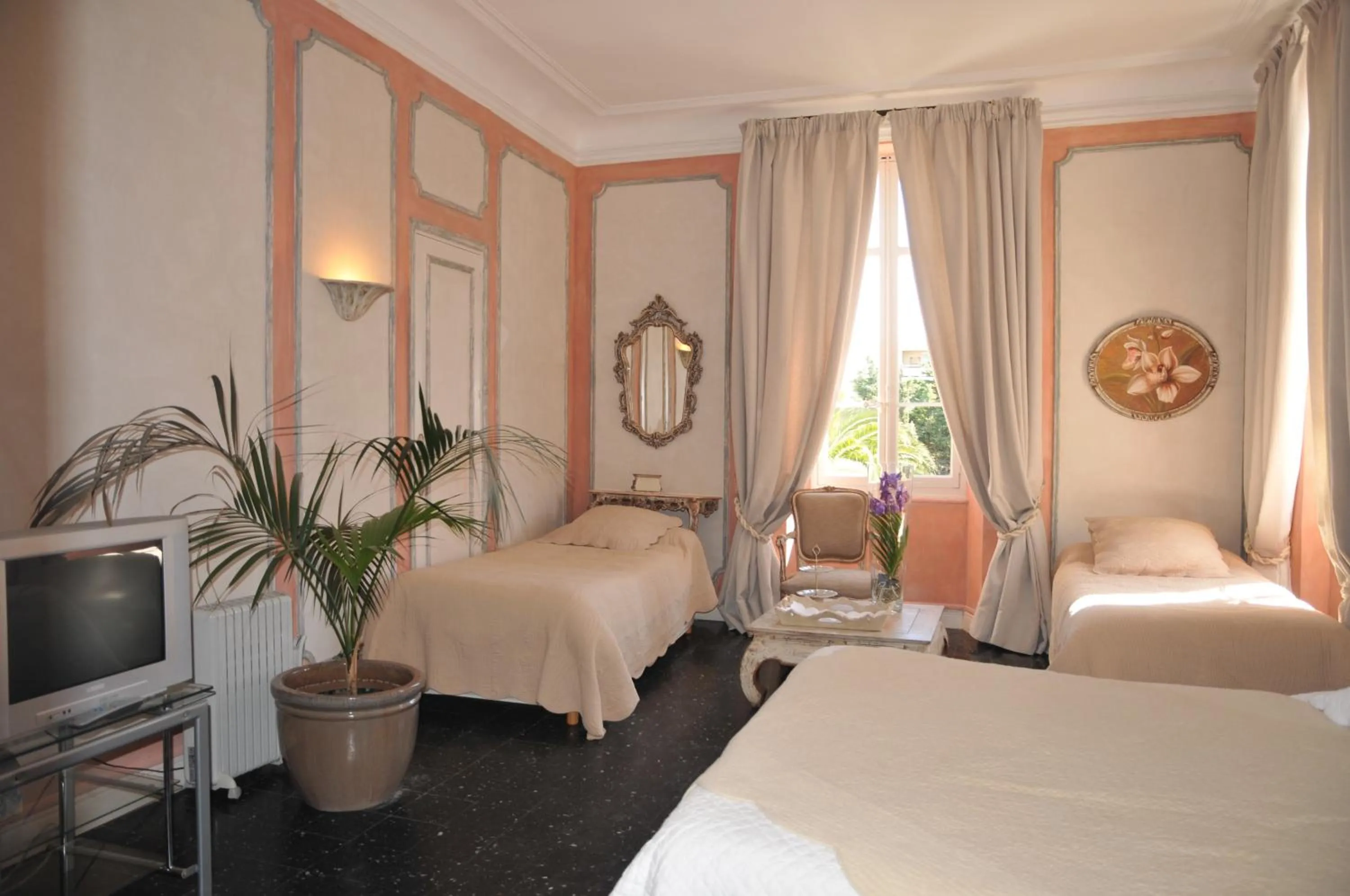 Bedroom, Bed in Villa Valflor chambres d'hôtes et appartements