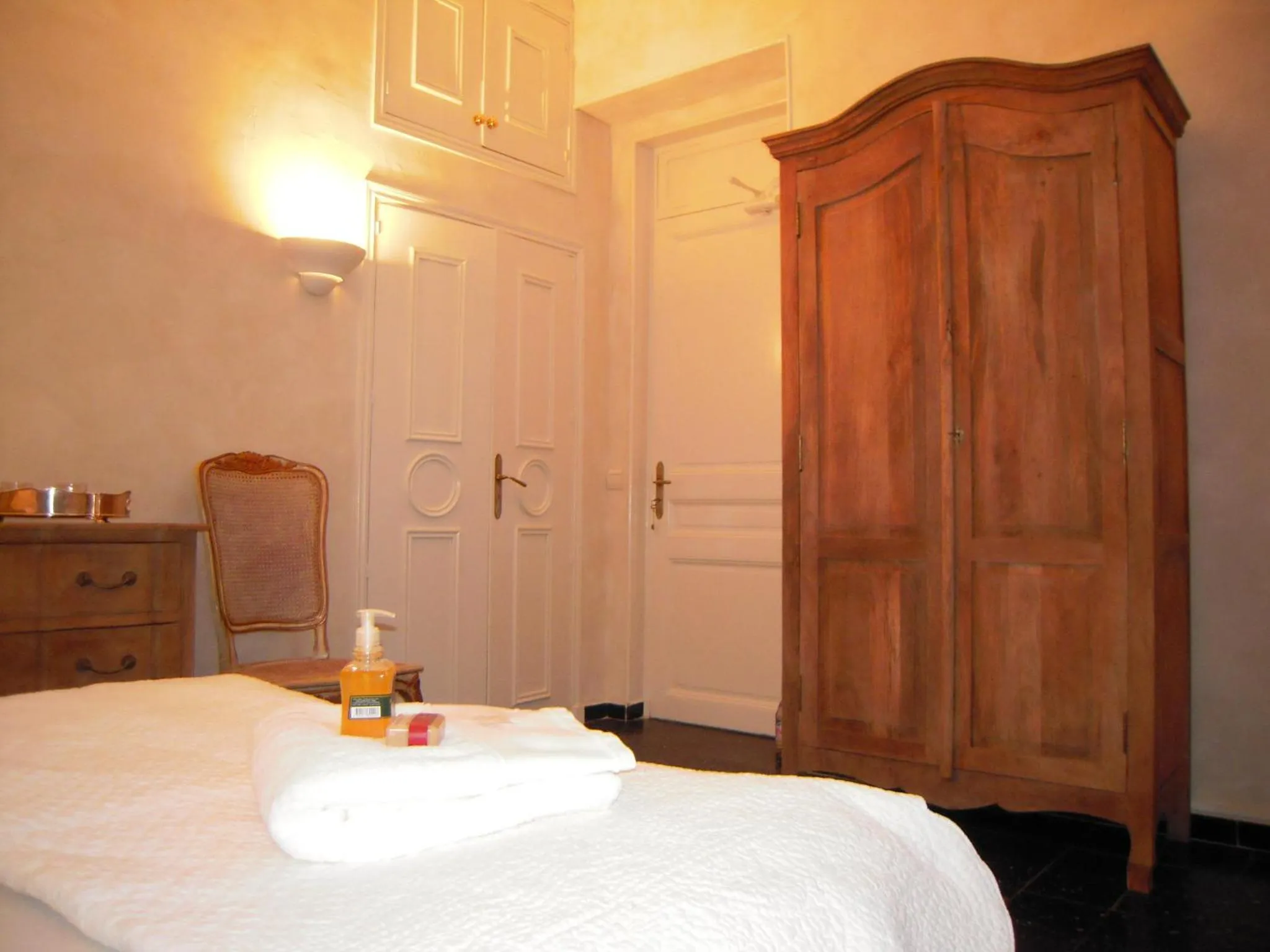 Decorative detail, Bed in Villa Valflor chambres d'hôtes et appartements