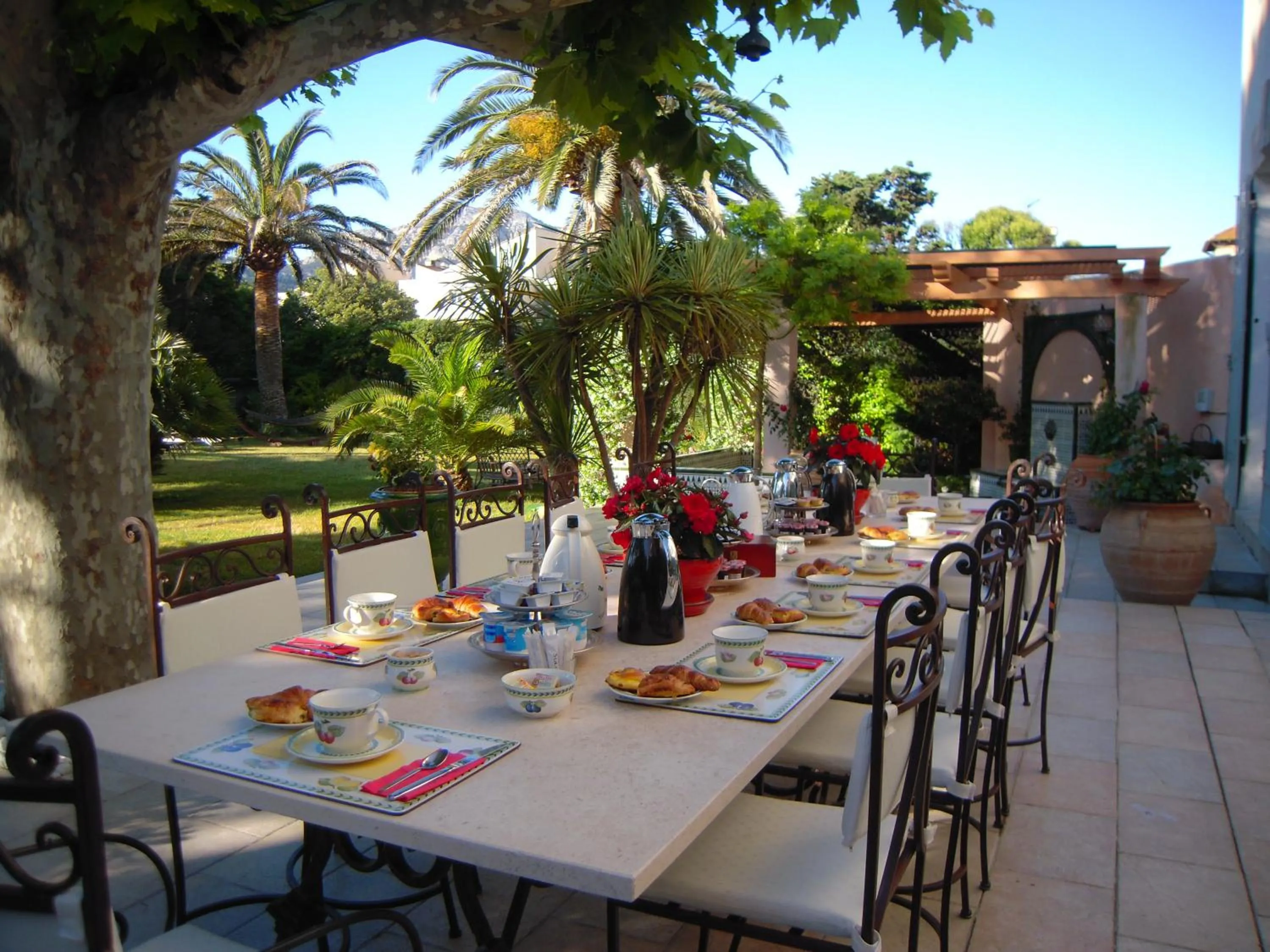 Restaurant/places to eat in Villa Valflor chambres d'hôtes et appartements