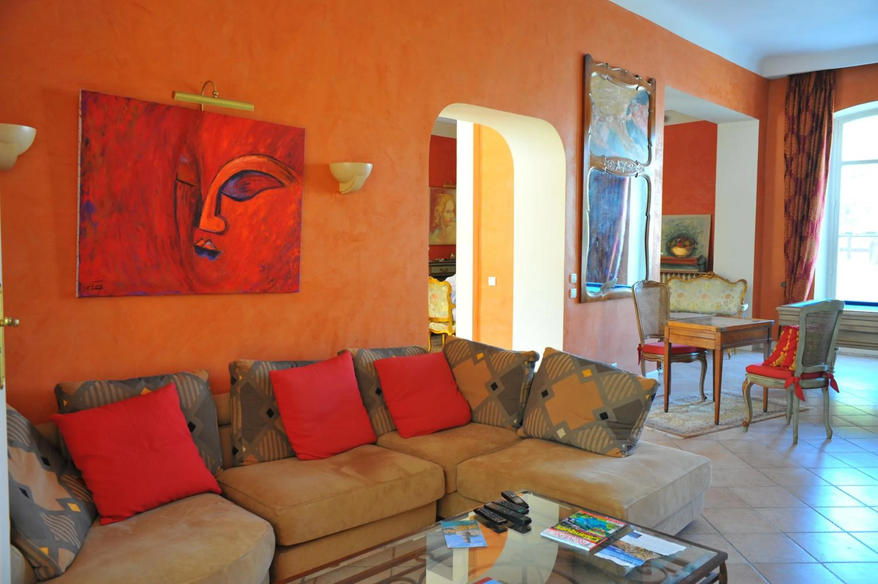 Communal lounge/ TV room in Villa Valflor chambres d'hôtes et appartements