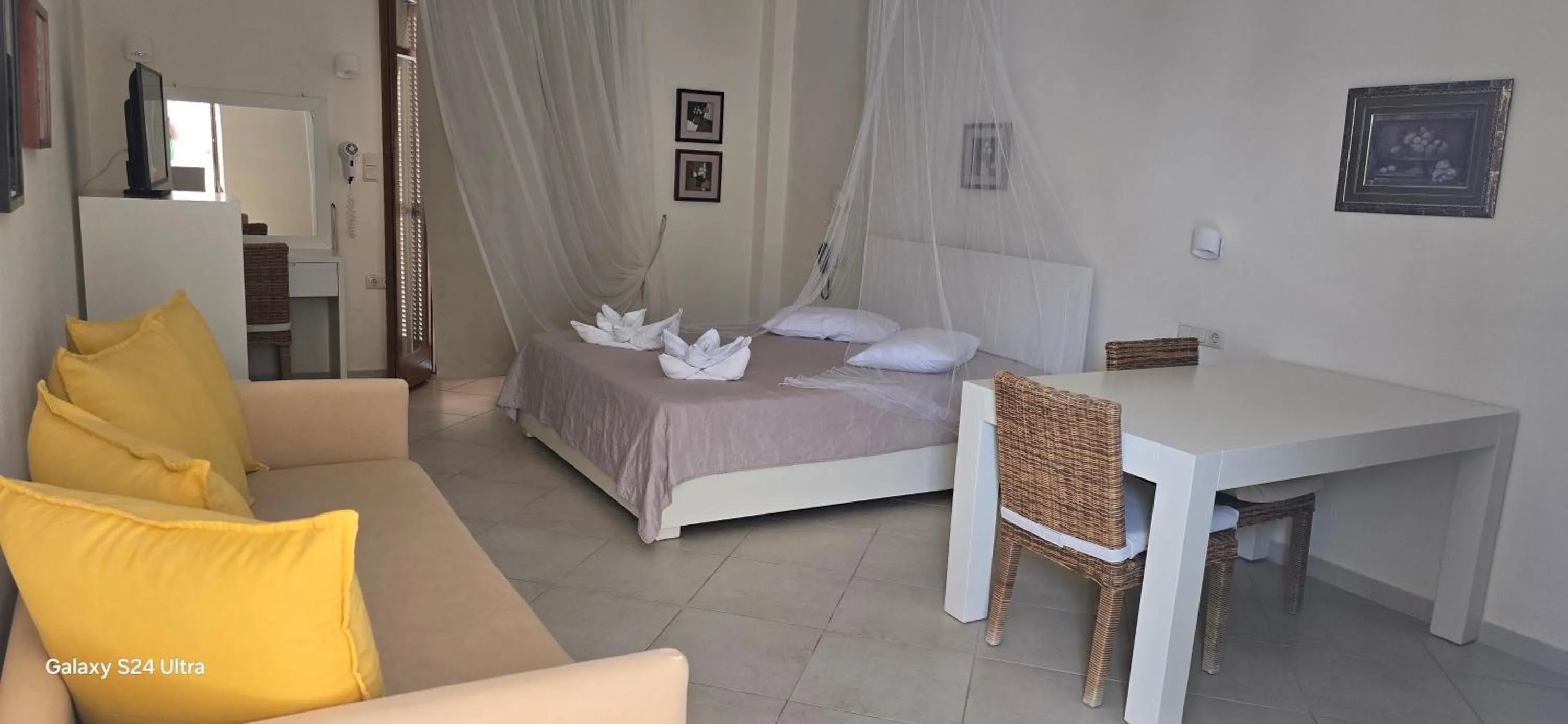 Bed in Margaritari Hotel