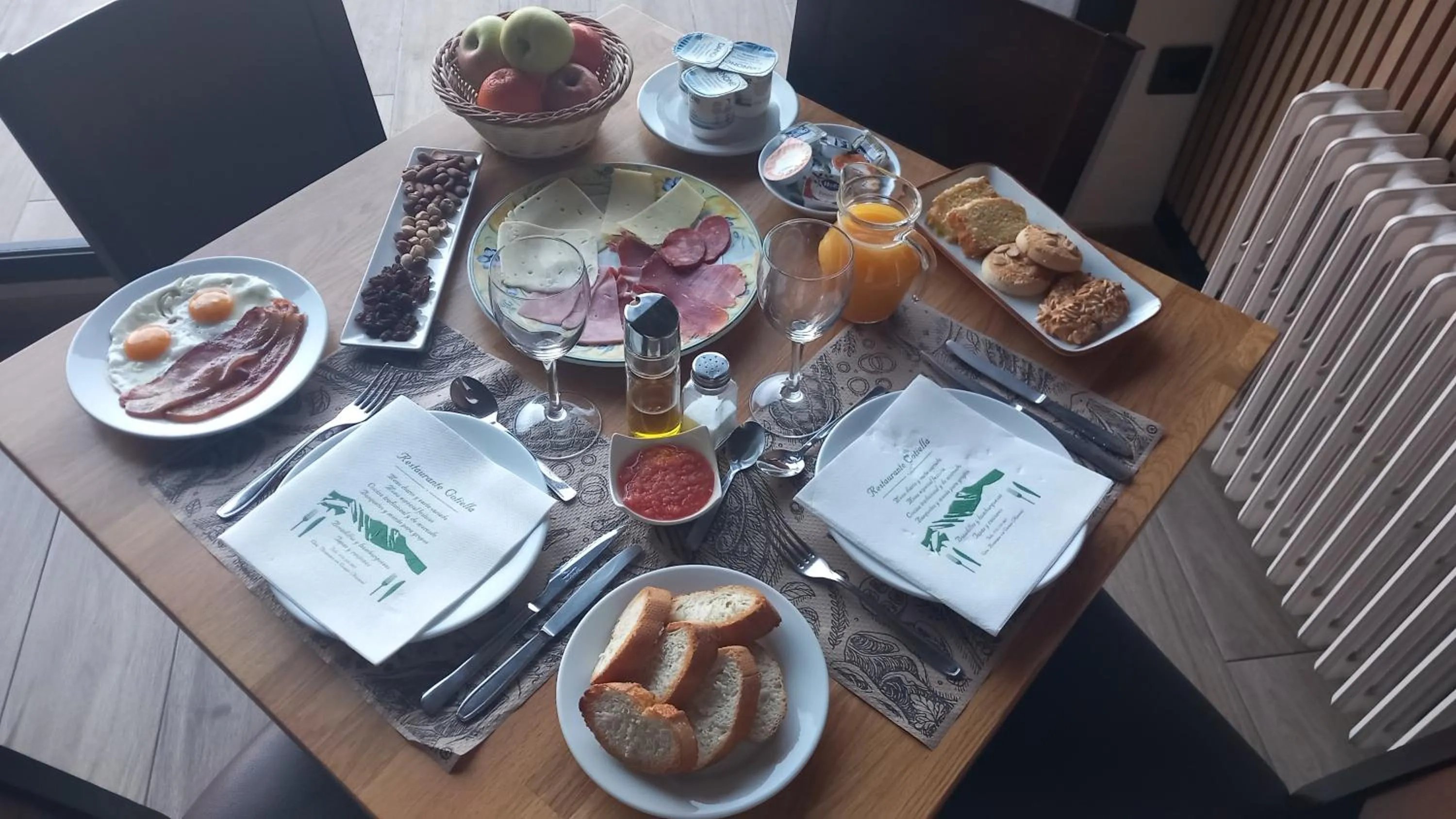 Breakfast in Hotel Cotiella