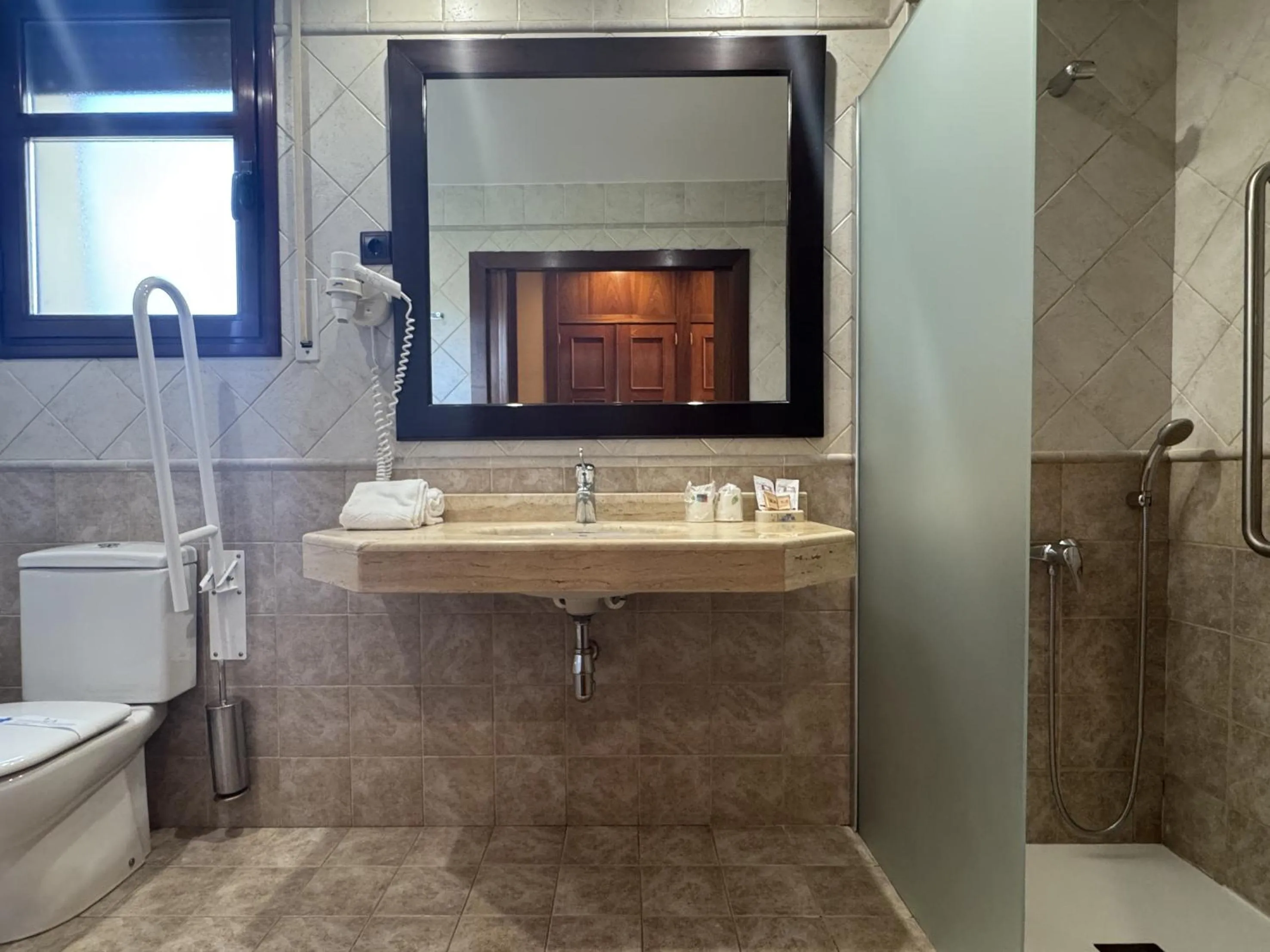 Bathroom in Hotel Cotiella