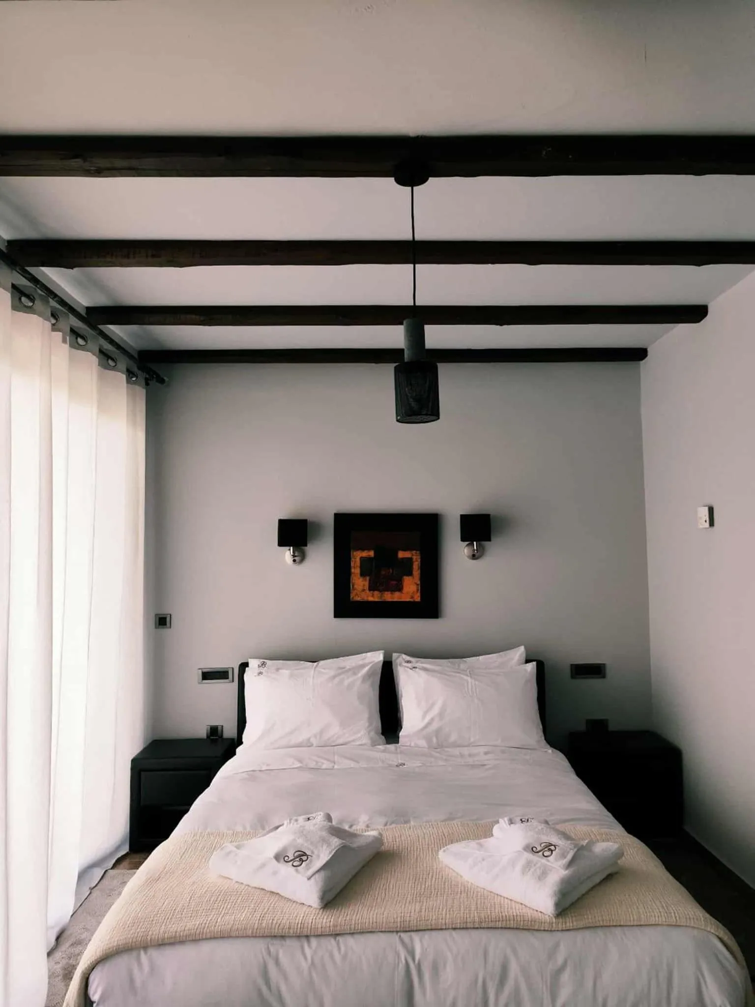 Bed in Vathyskia Guesthouse