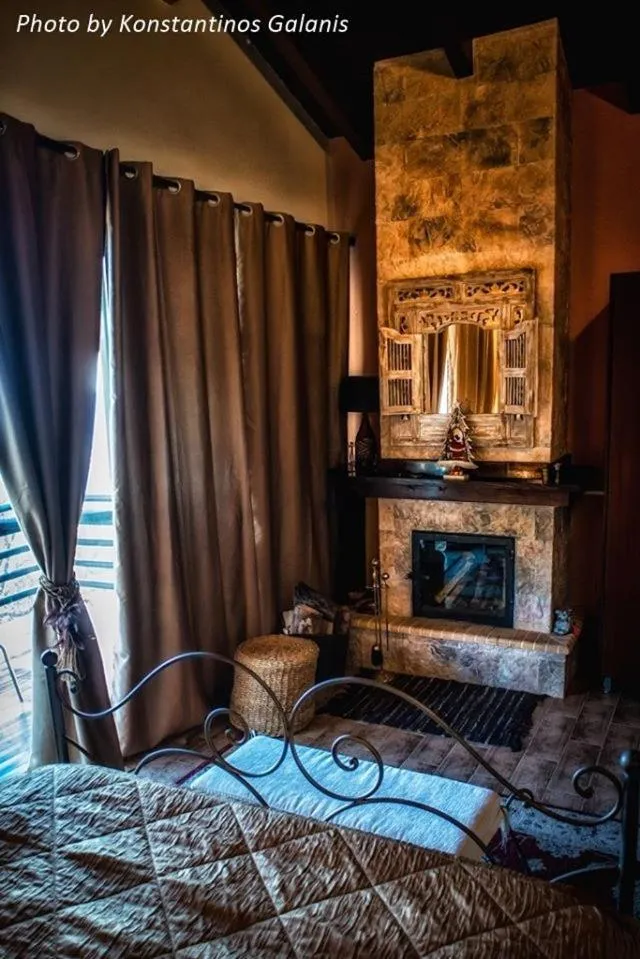 Bed in Vathyskia Guesthouse