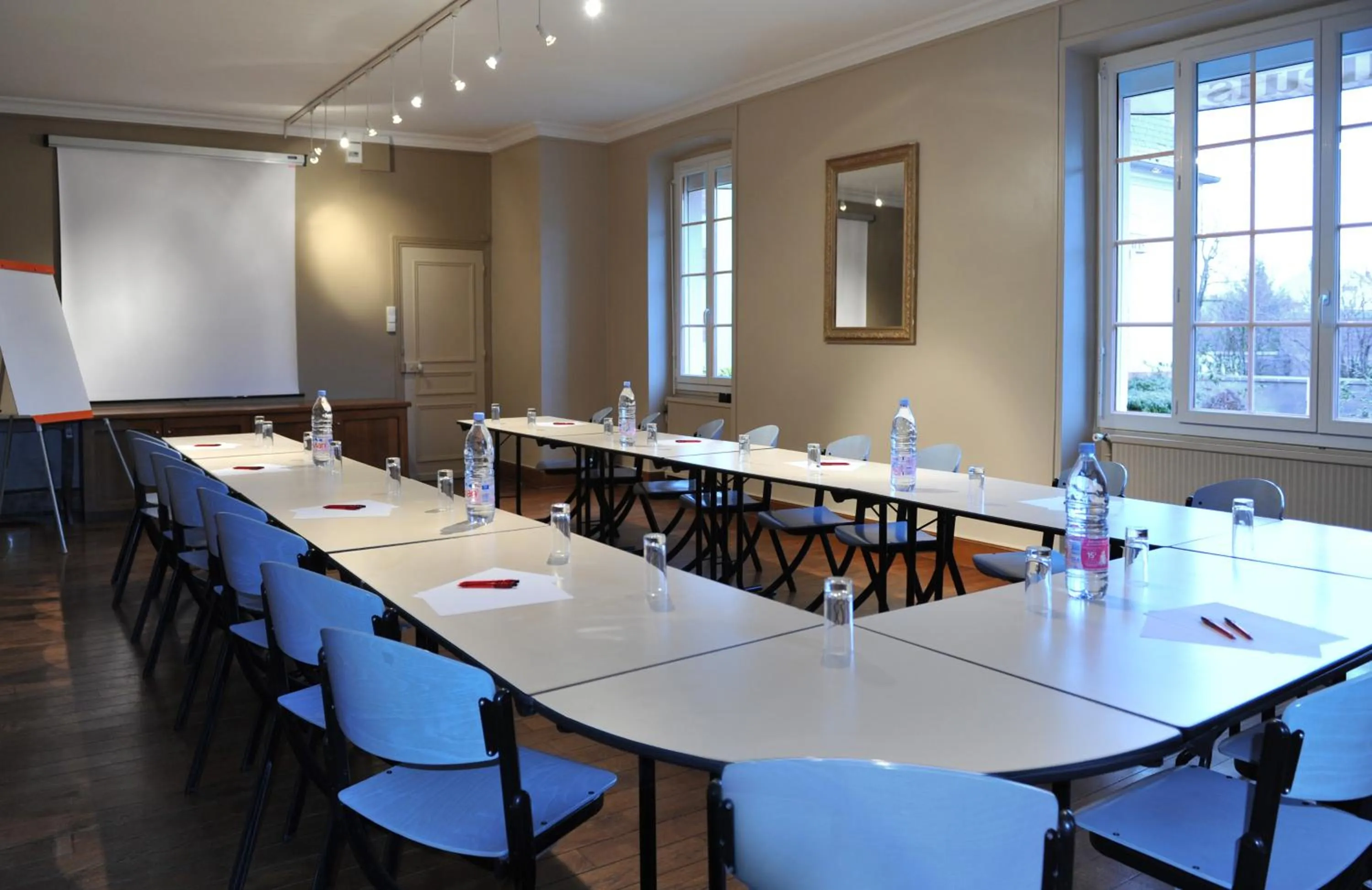 Business facilities in Hôtel Les Tilleuls, Bourges