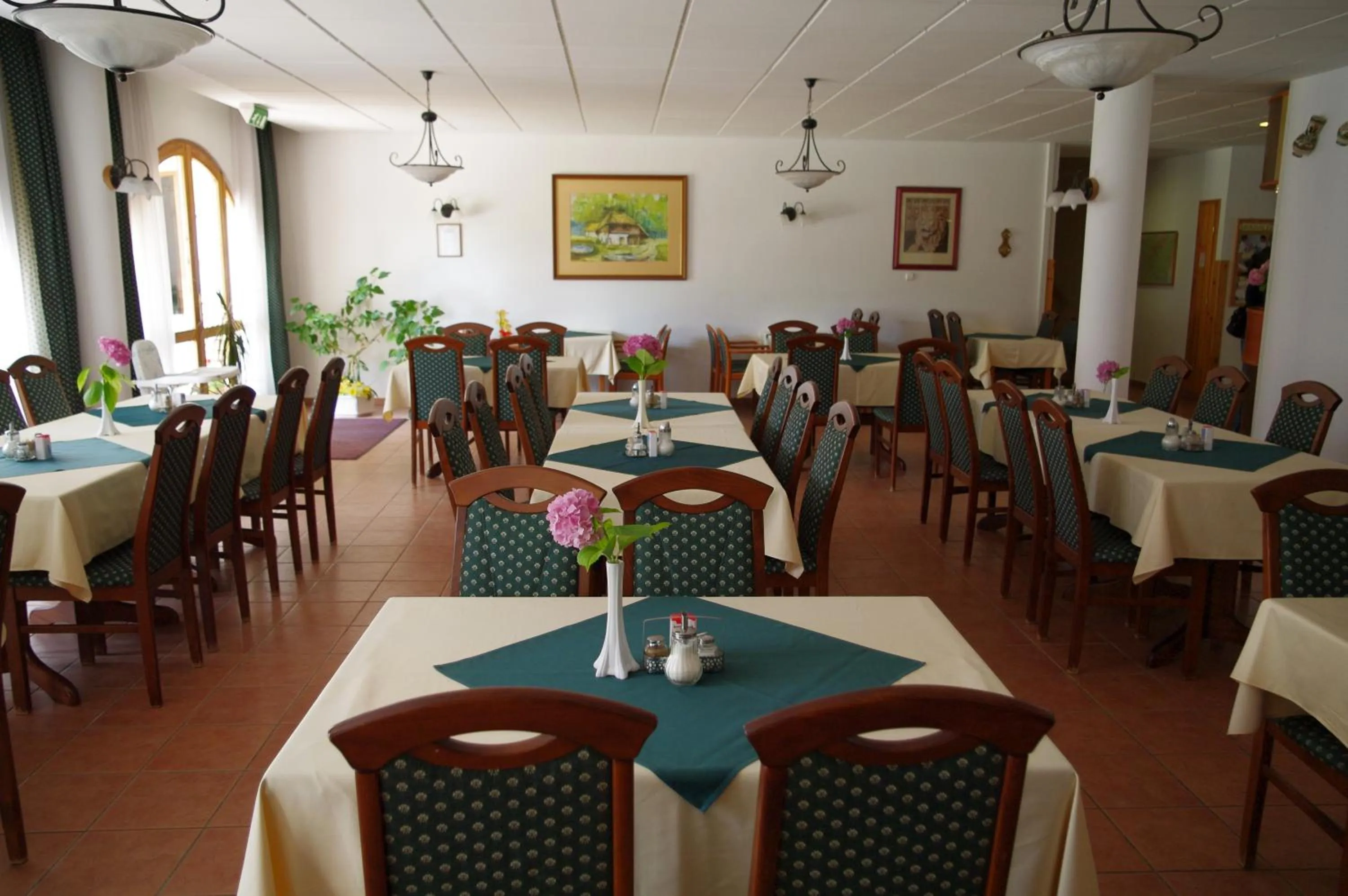 Restaurant/places to eat in Ágnes Hotel