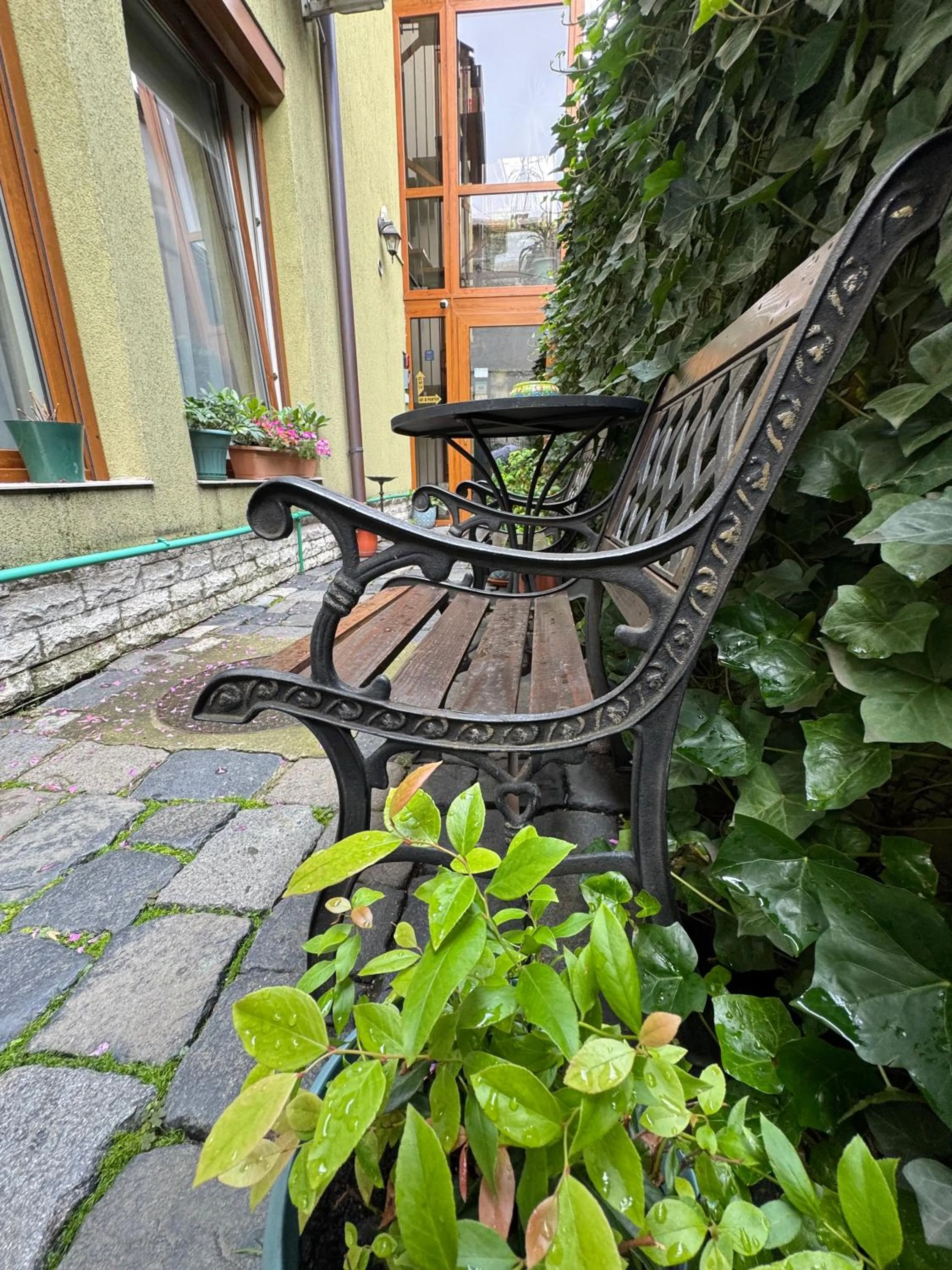 Property building in Lucas 10 Apartments