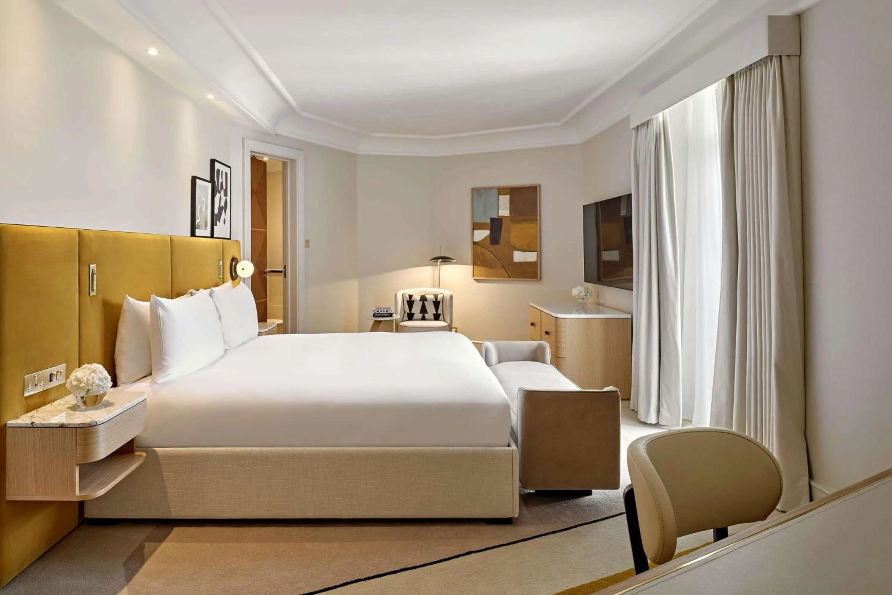 Bed in London Hilton on Park Lane