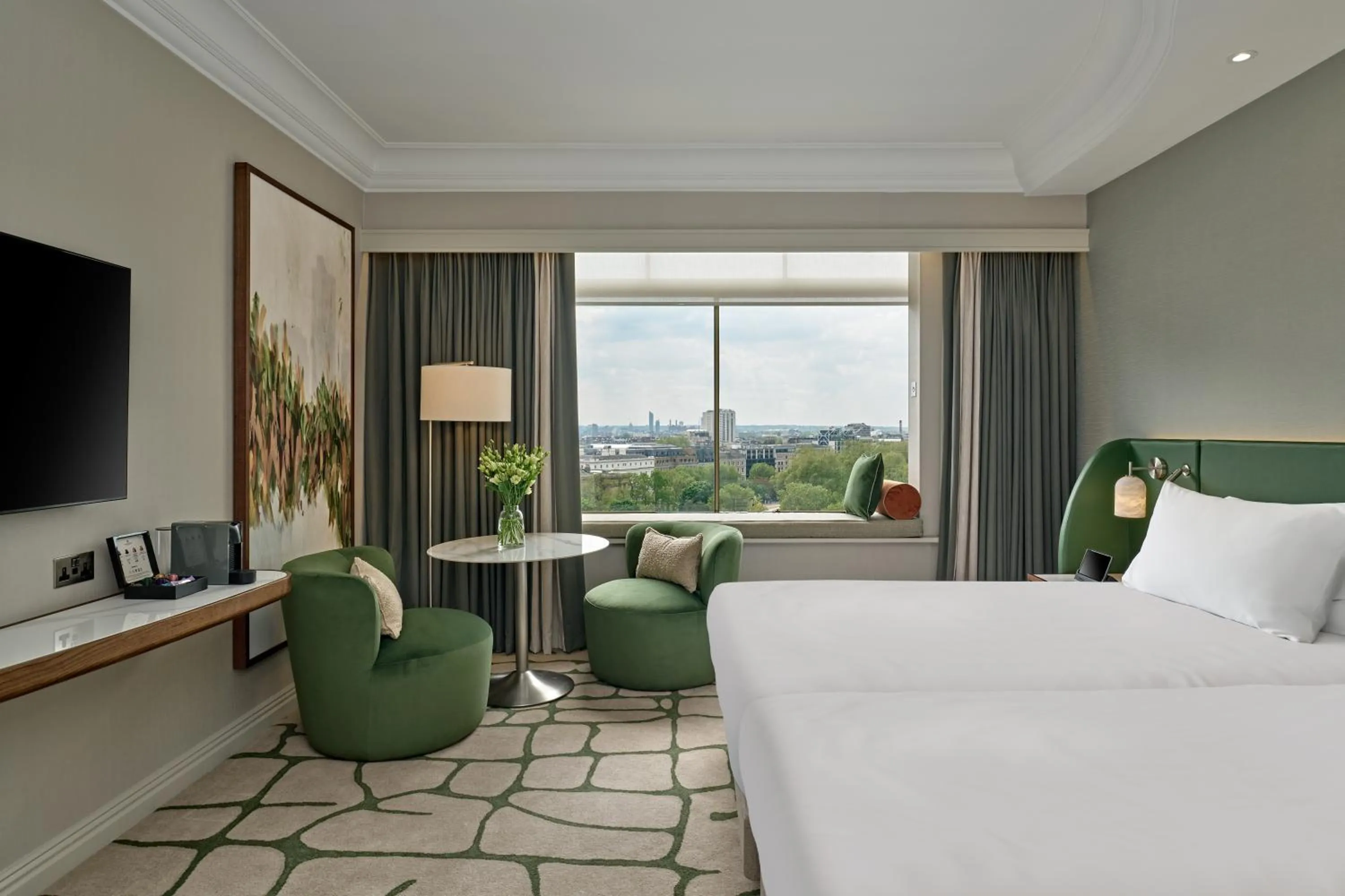 Bedroom, Bed in London Hilton on Park Lane