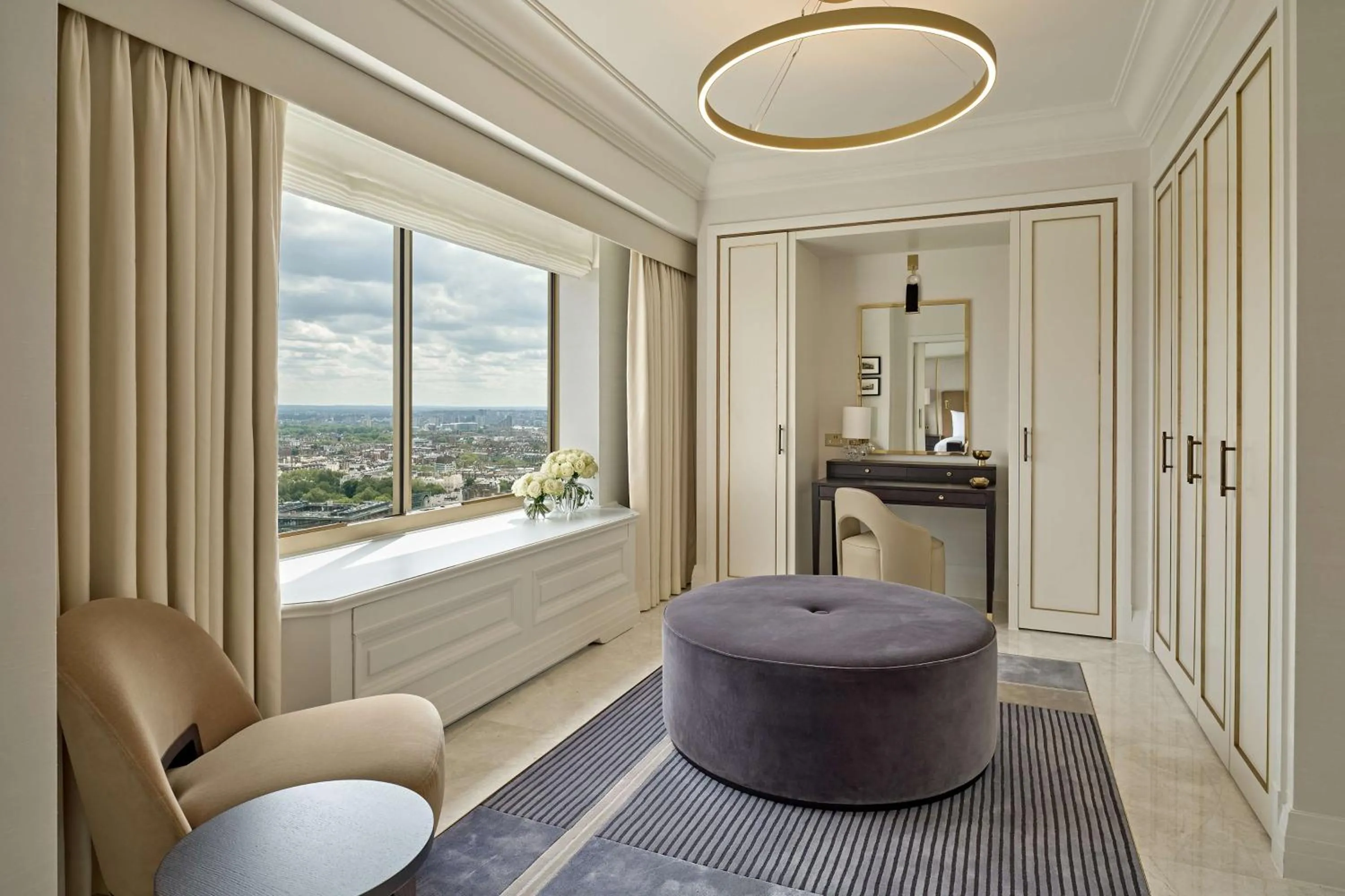 Photo of the whole room in London Hilton on Park Lane