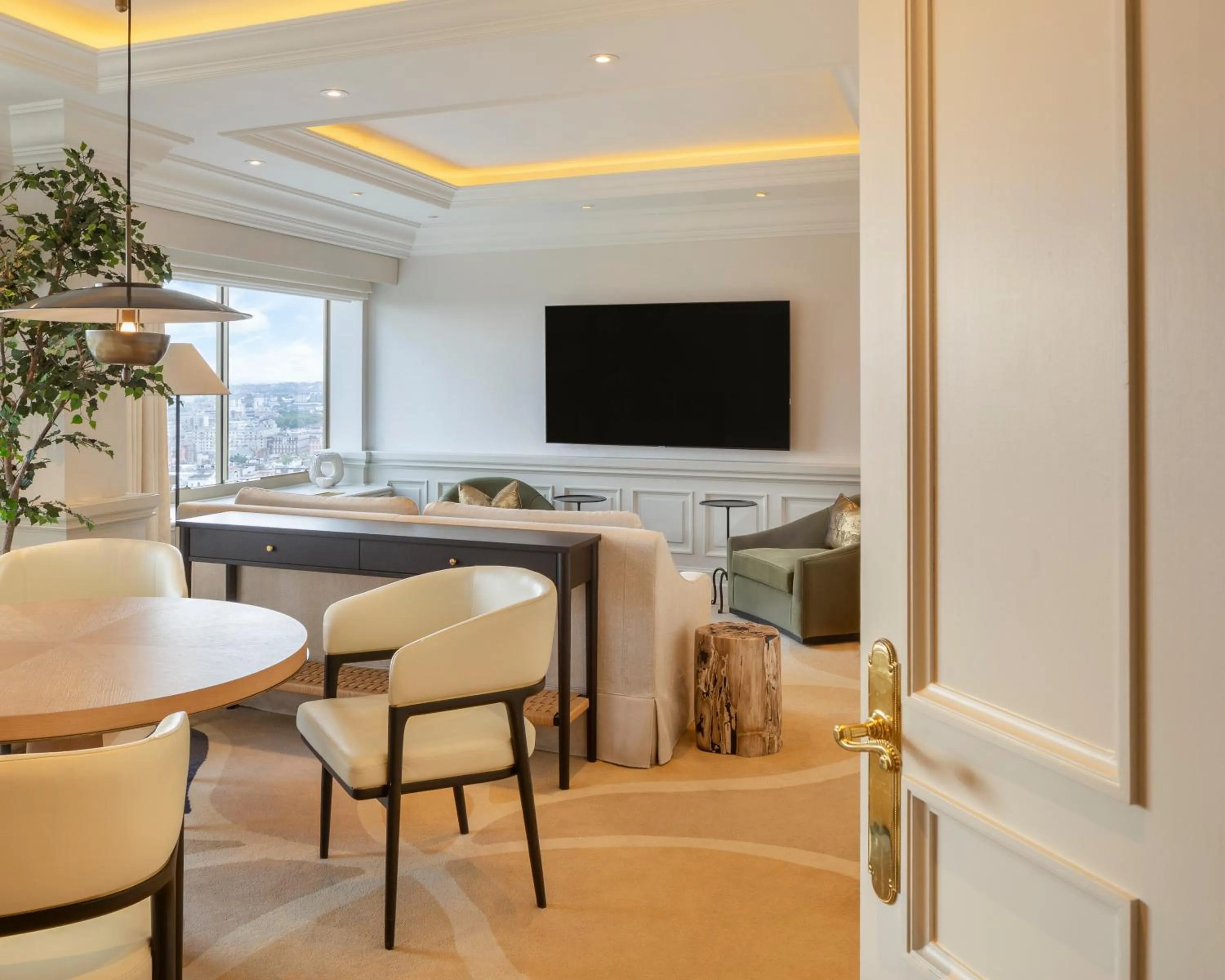 Living room in London Hilton on Park Lane