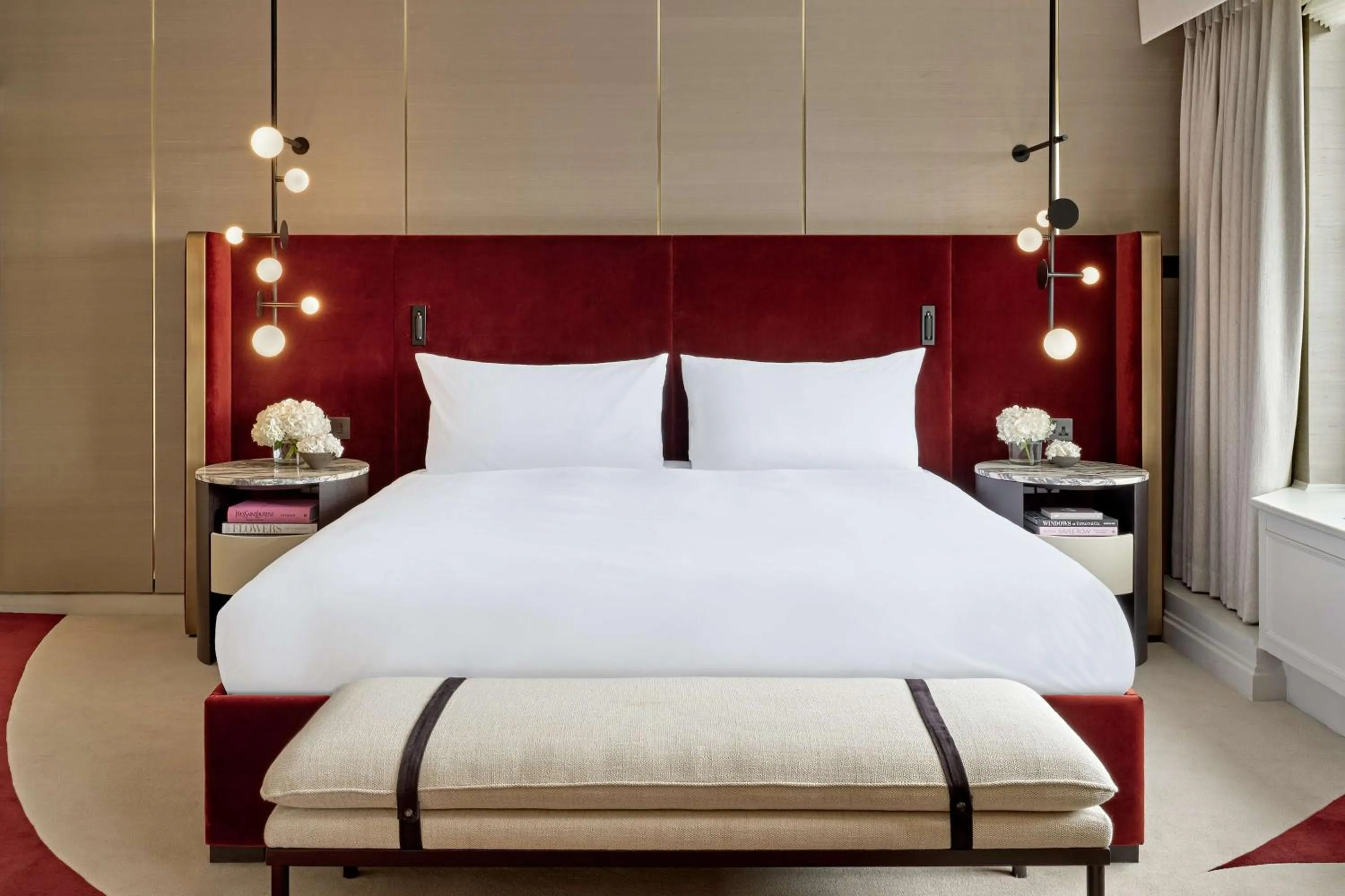 Bed in London Hilton on Park Lane