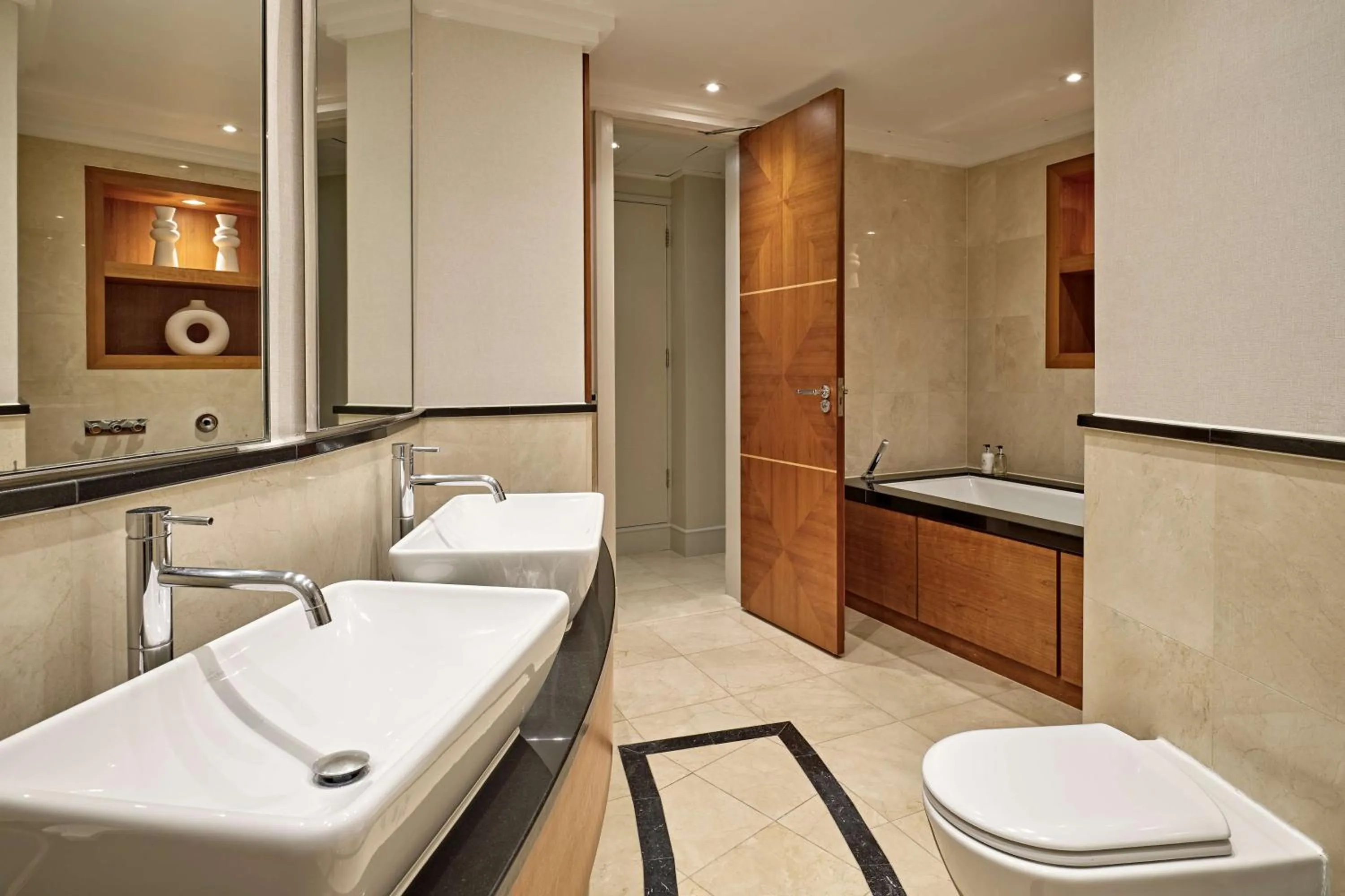 Bathroom in London Hilton on Park Lane