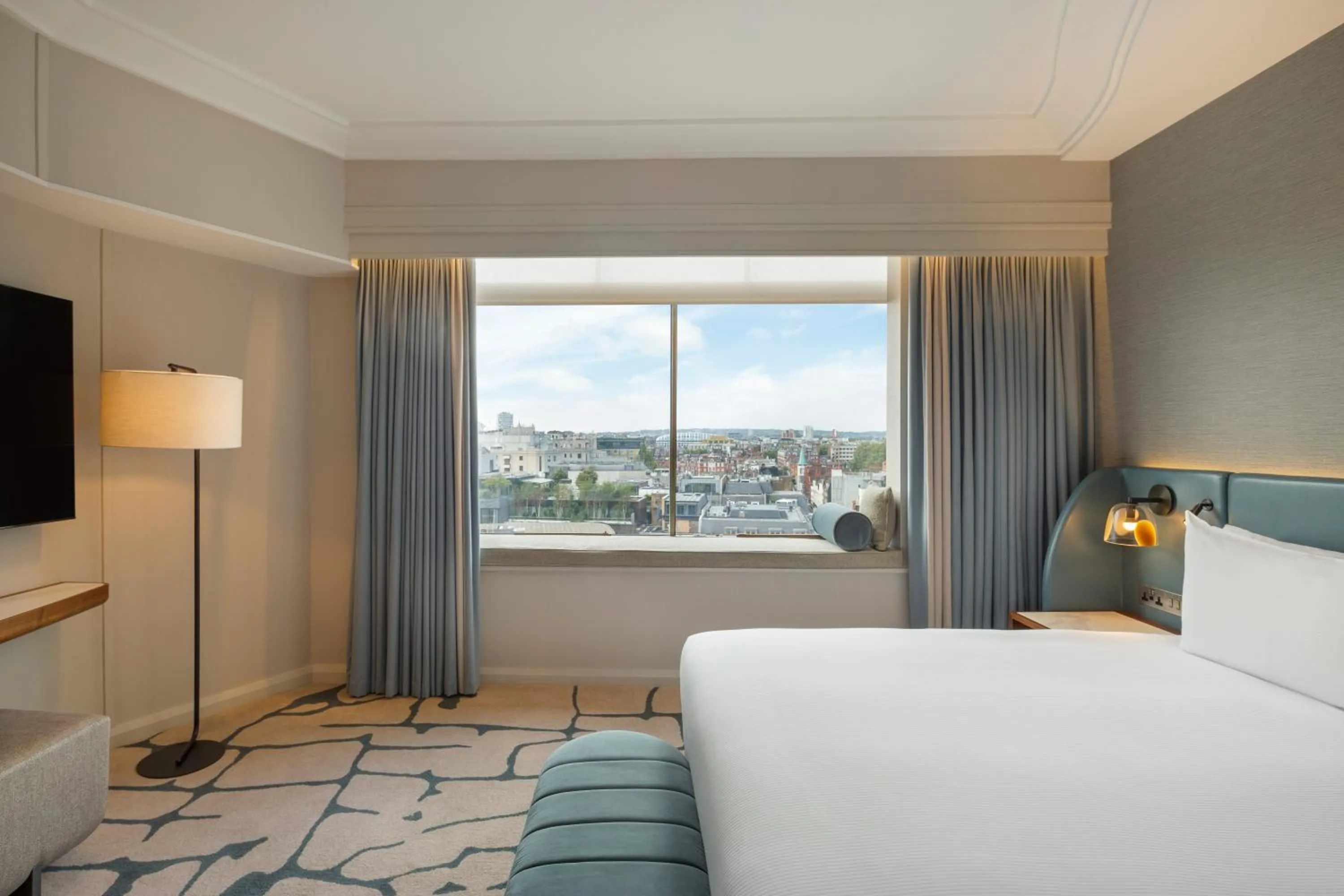Bedroom, Bed in London Hilton on Park Lane