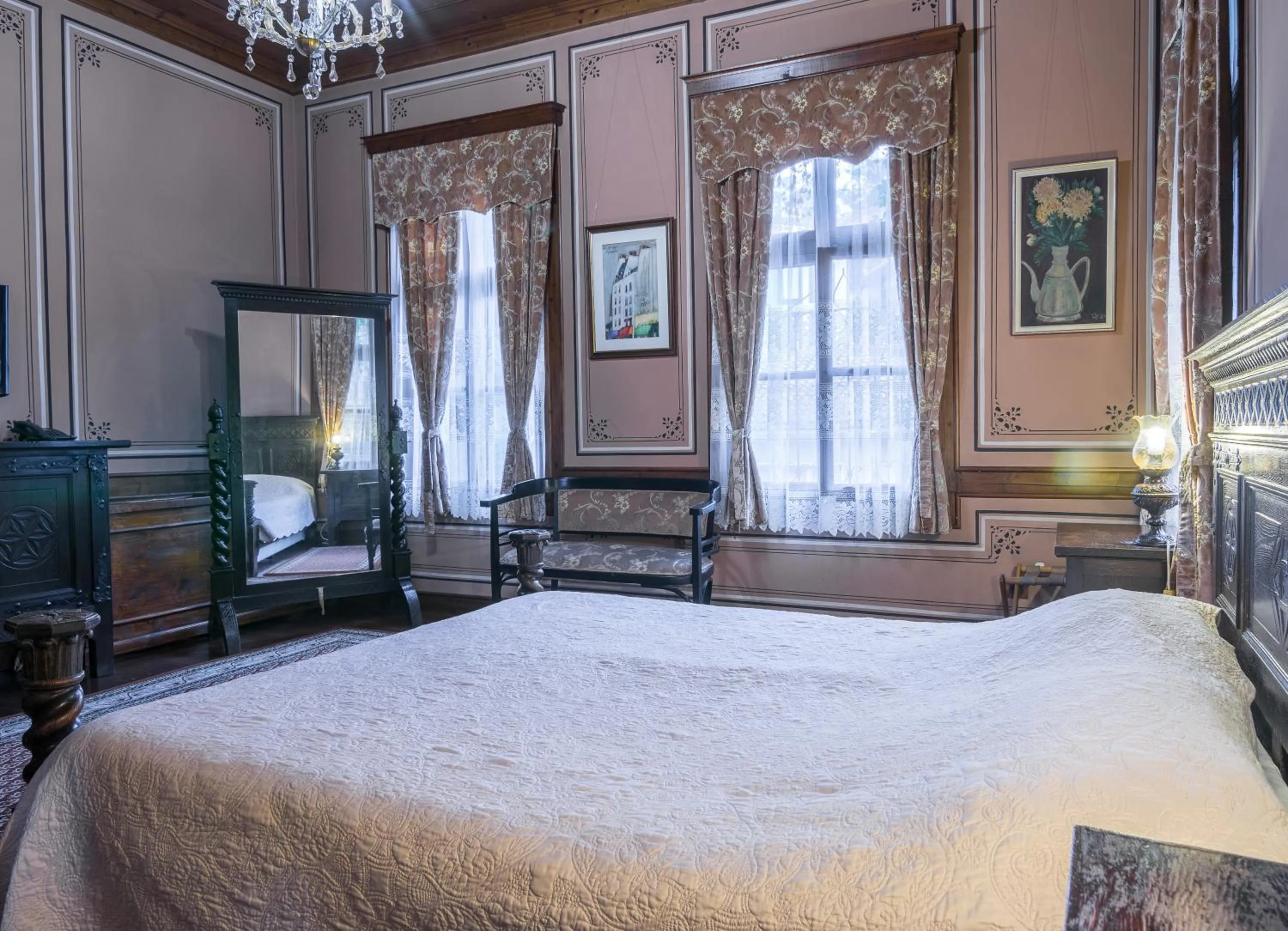 Bed in Old Legends Hotel