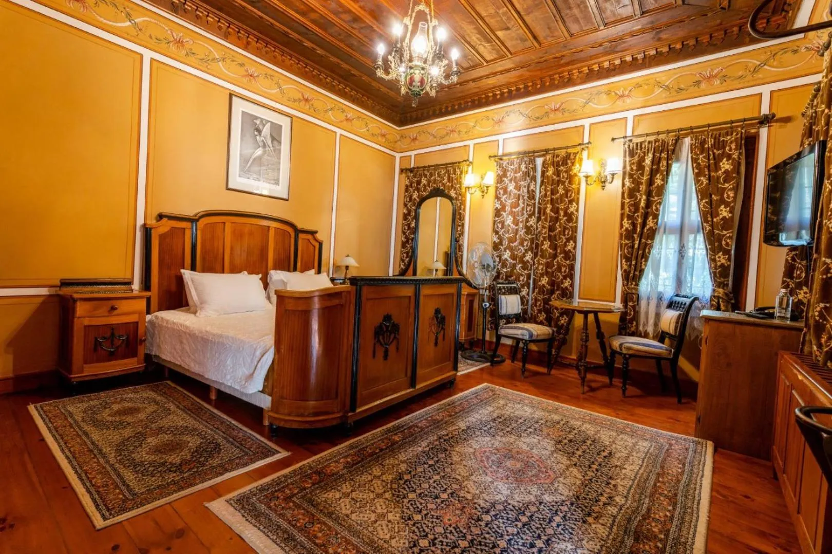 Bed in Old Legends Hotel