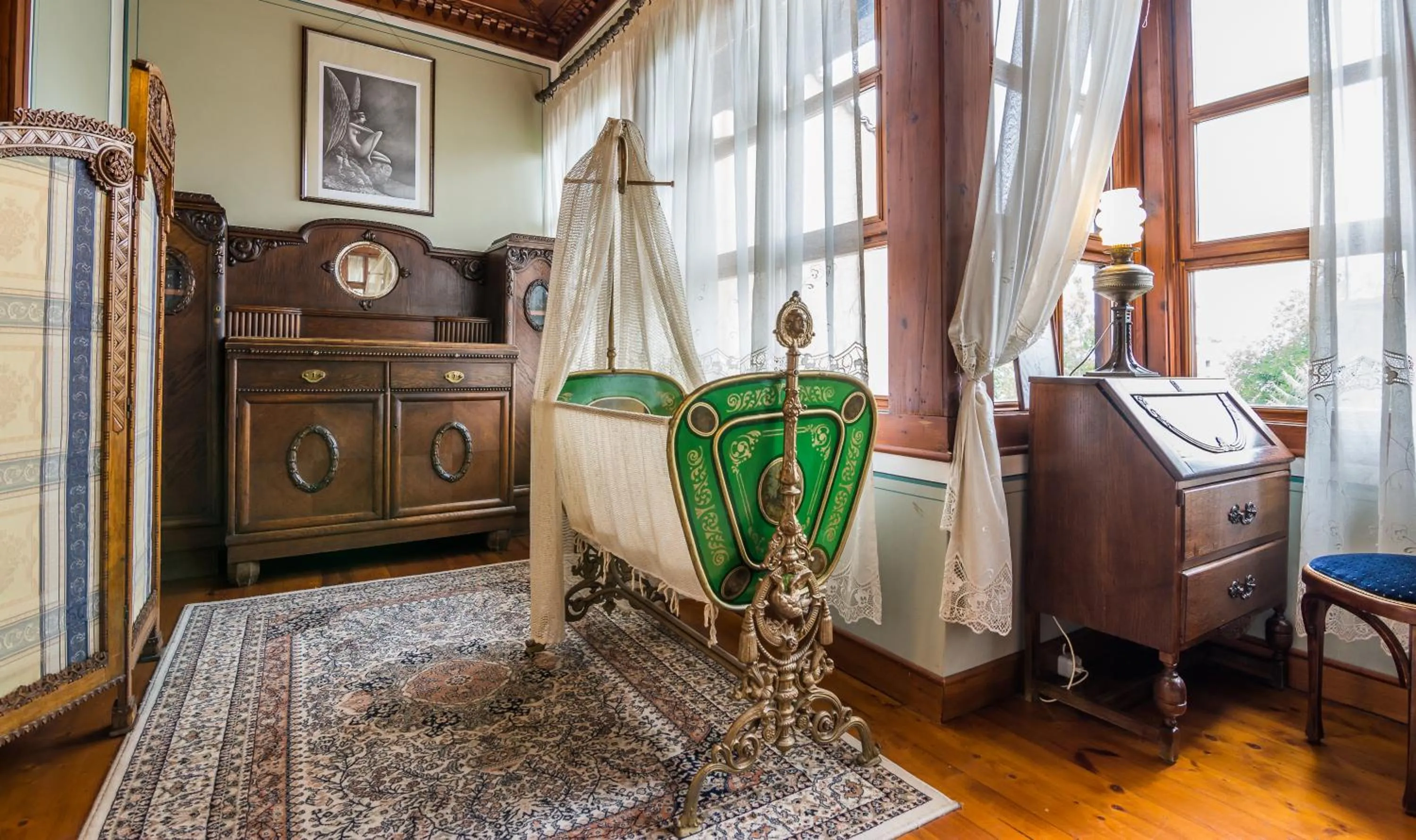 TV and multimedia in Old Legends Hotel