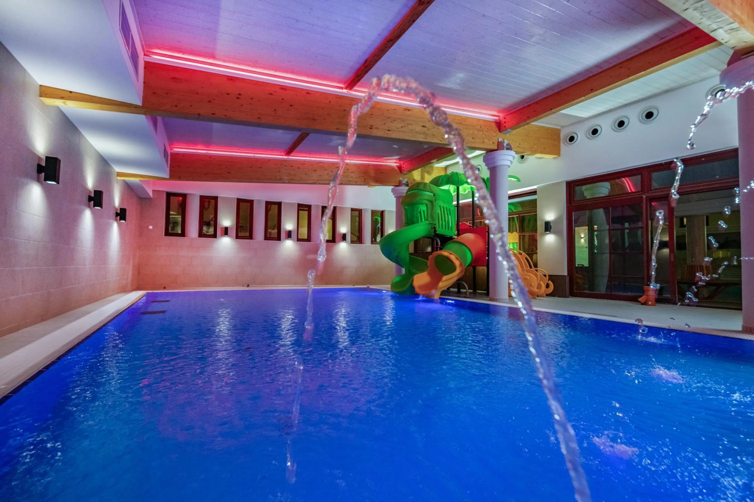 Swimming pool in Szarvaskút Hotel