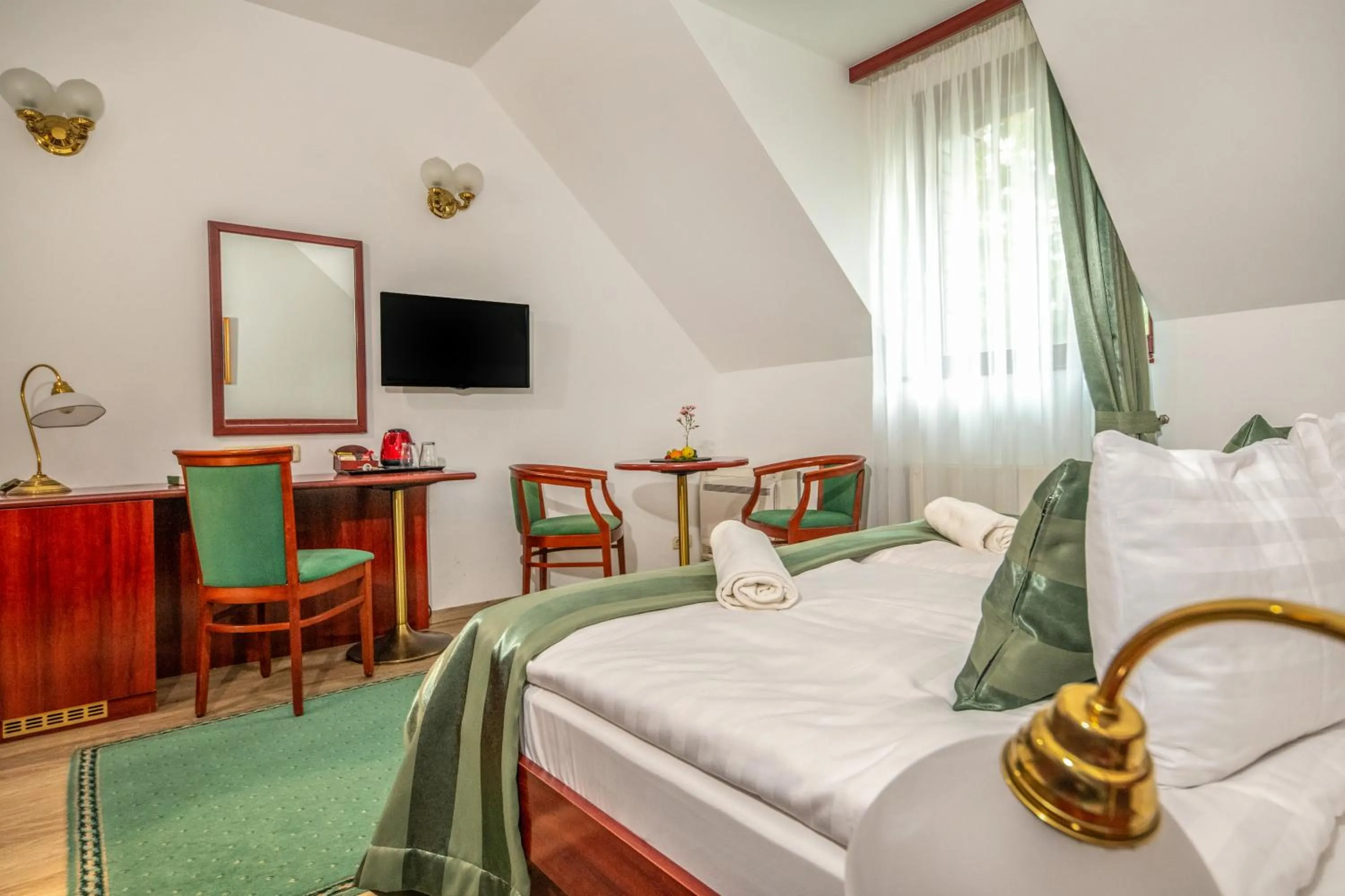 Bedroom, Bed in Szarvaskút Hotel