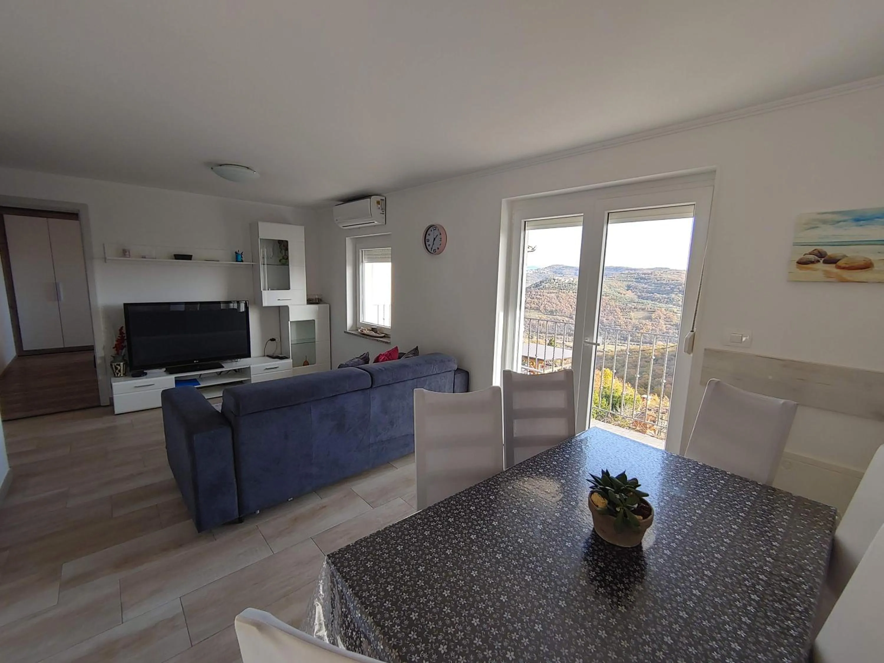 Apartmaji Hrvatin v Kortah