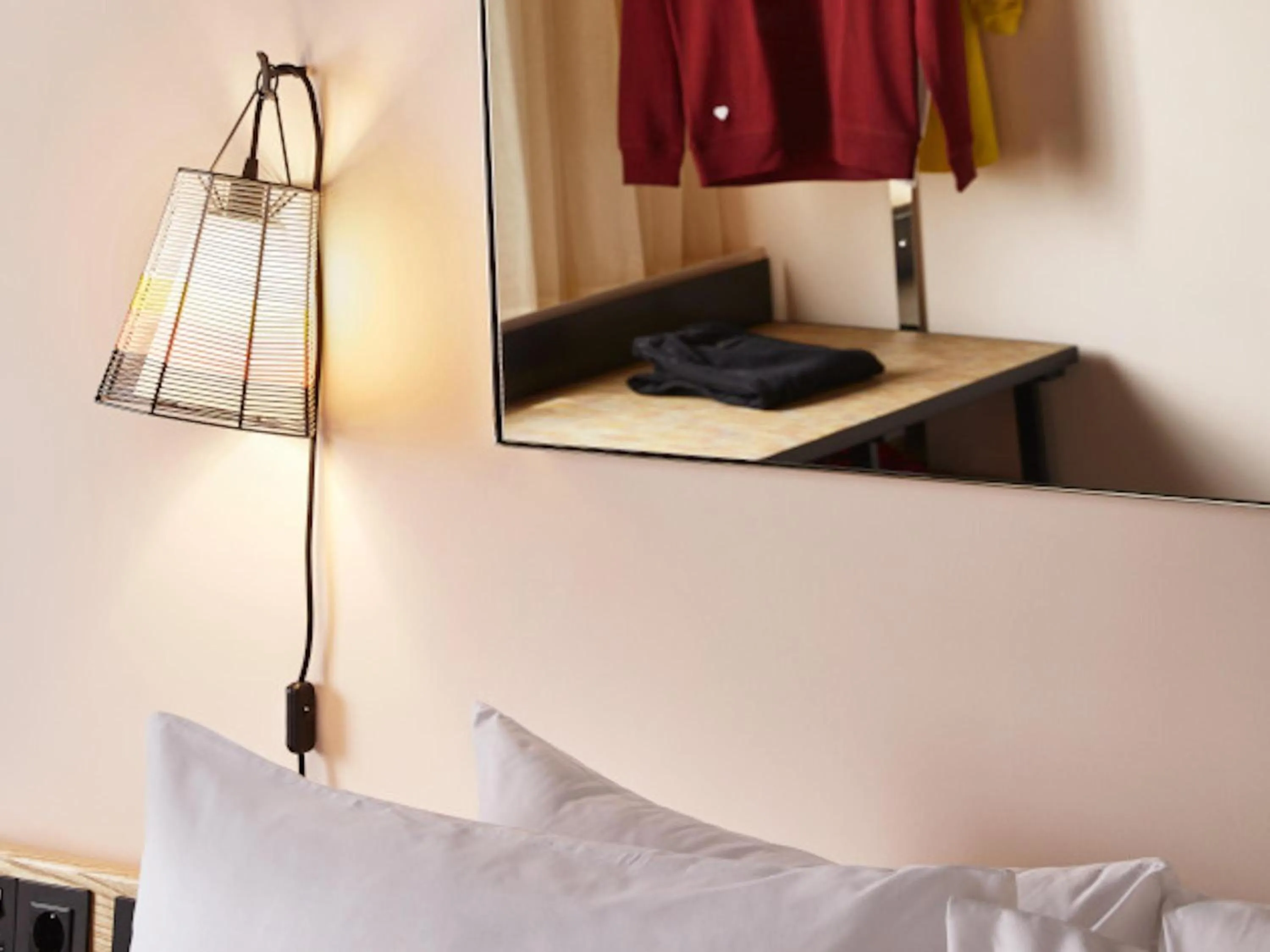 Bedroom, Bed in Mama Shelter London - Shoreditch