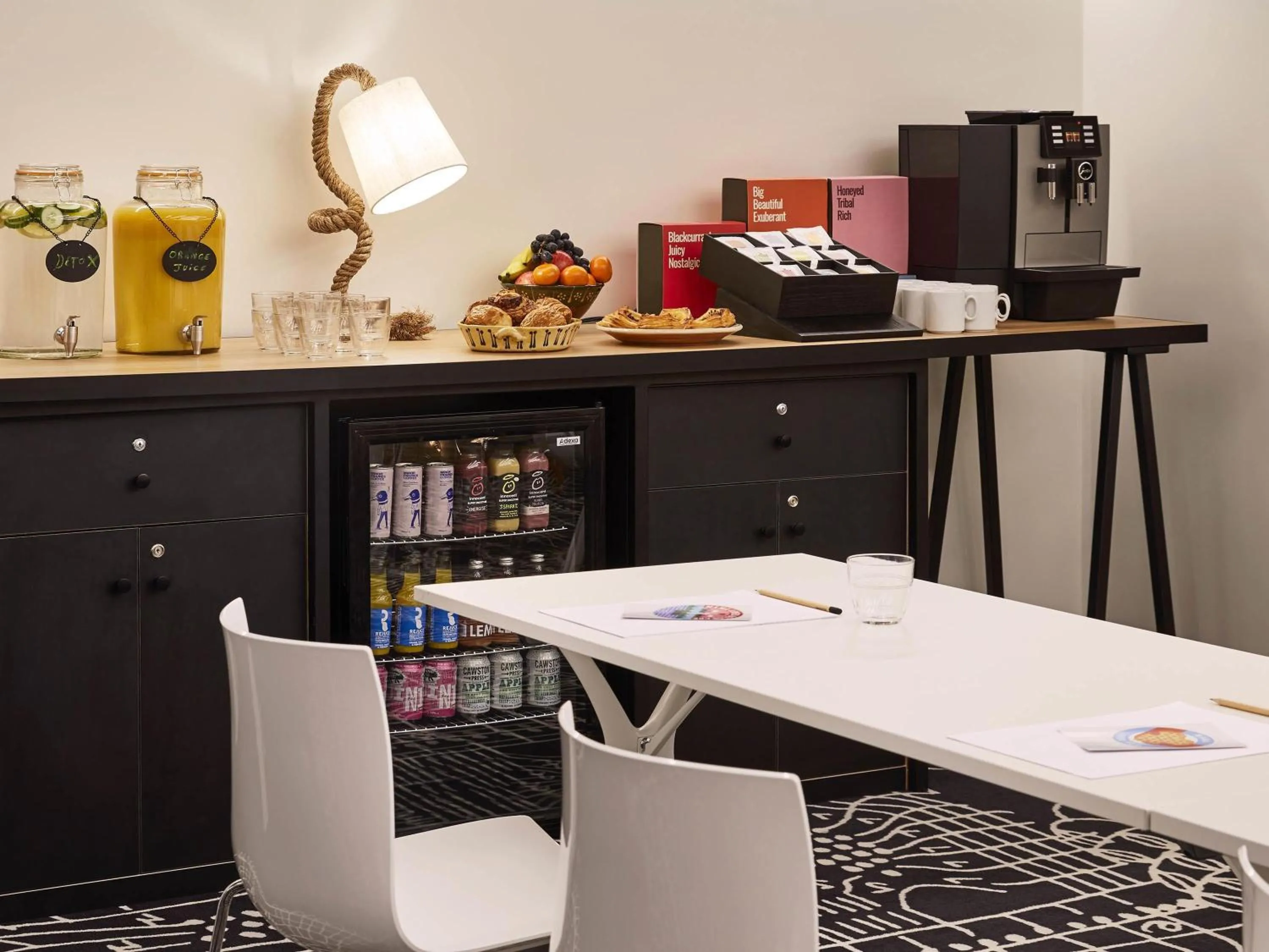 Meeting/conference room in Mama Shelter London - Shoreditch