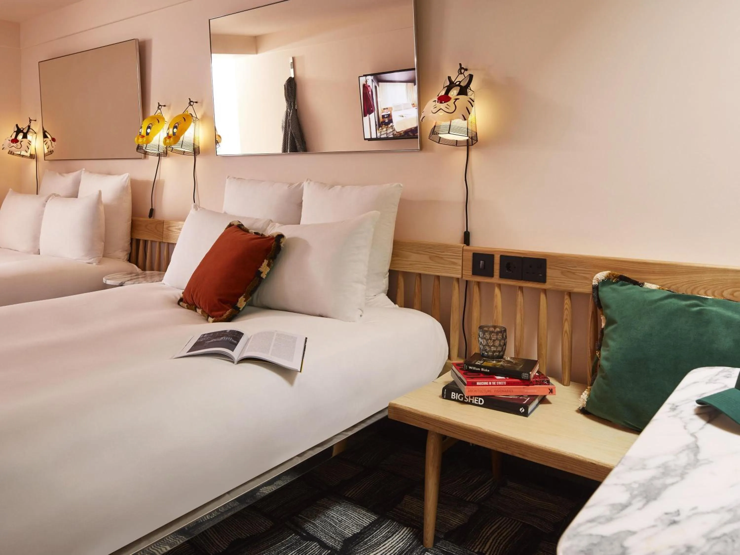 Bedroom, Bed in Mama Shelter London - Shoreditch