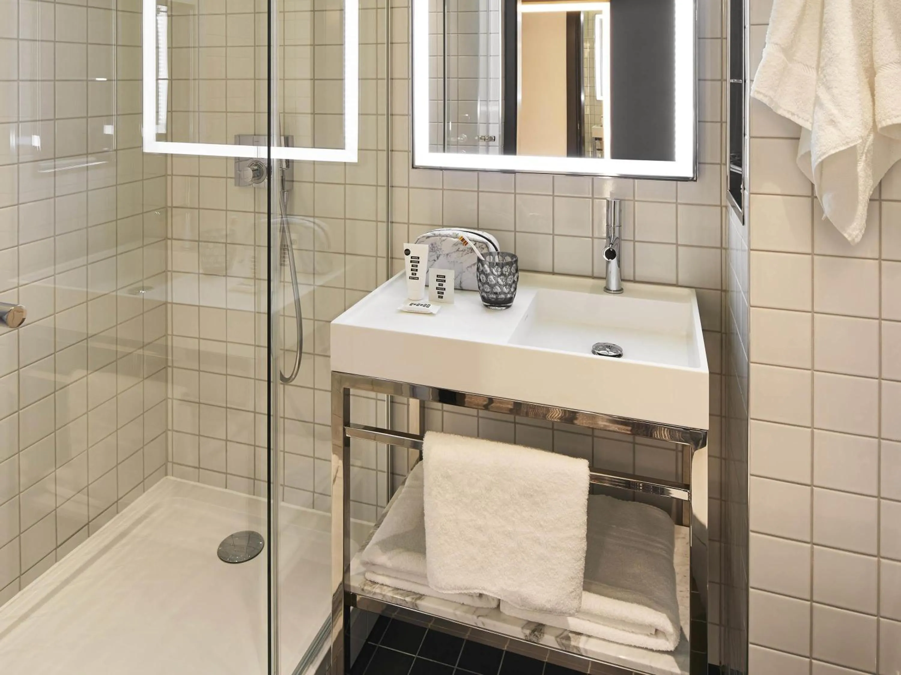 Bedroom in Mama Shelter London - Shoreditch